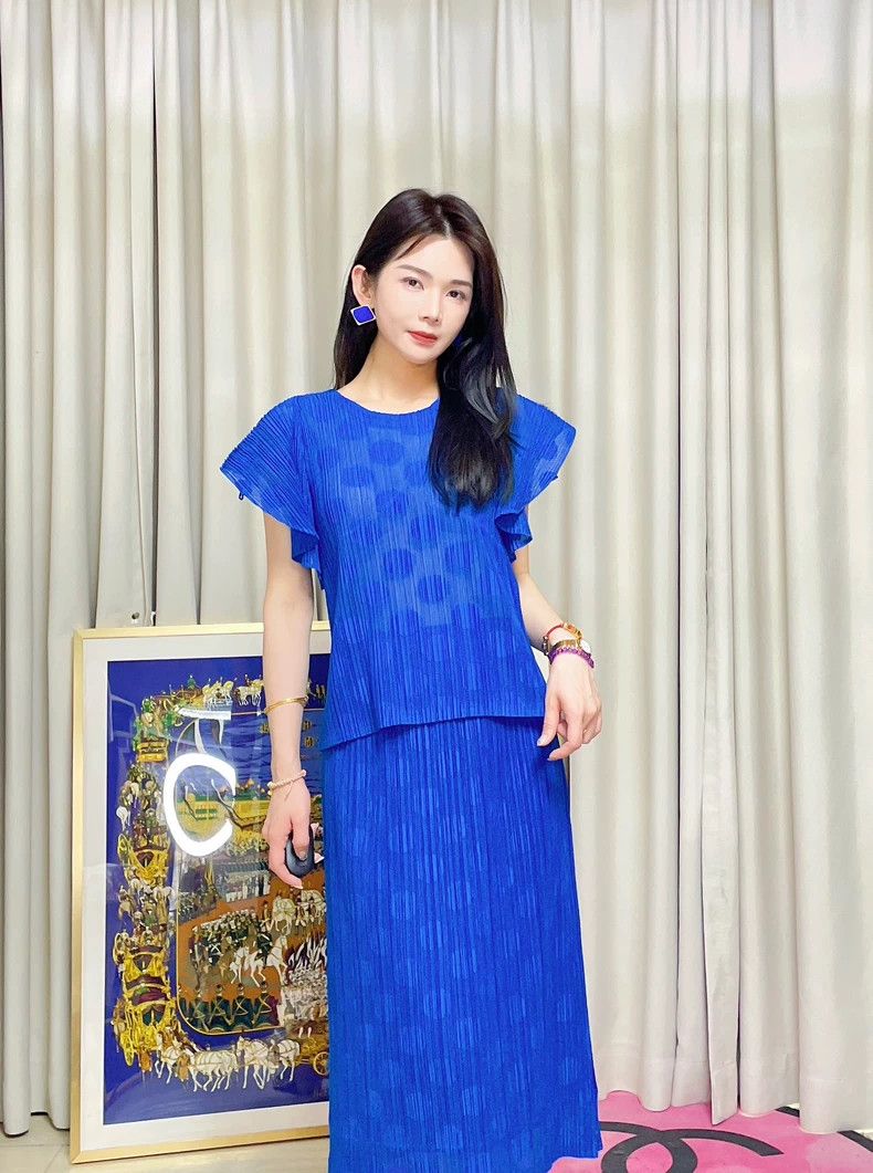 Issey Miyake Issey Miyake size:1 A deep blue polka dot dress with mesh Size 31" - 3 Thumbnail
