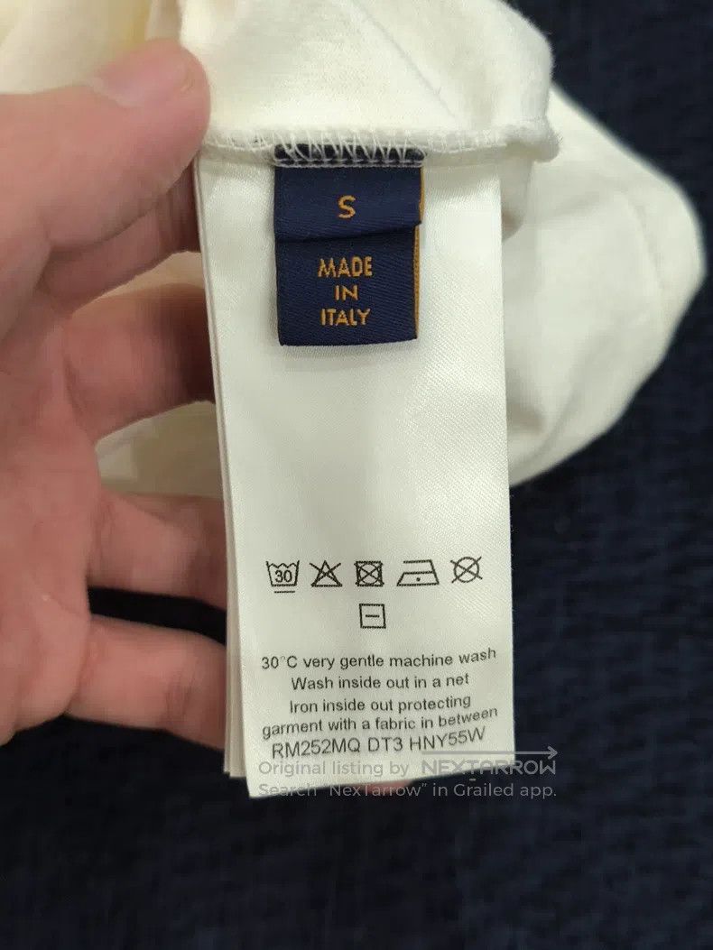 Louis Vuitton Louis Vuitton 25 new Louis Vuitton white embossed logo sho Size US S / EU 44-46 / 1 - 6 Thumbnail