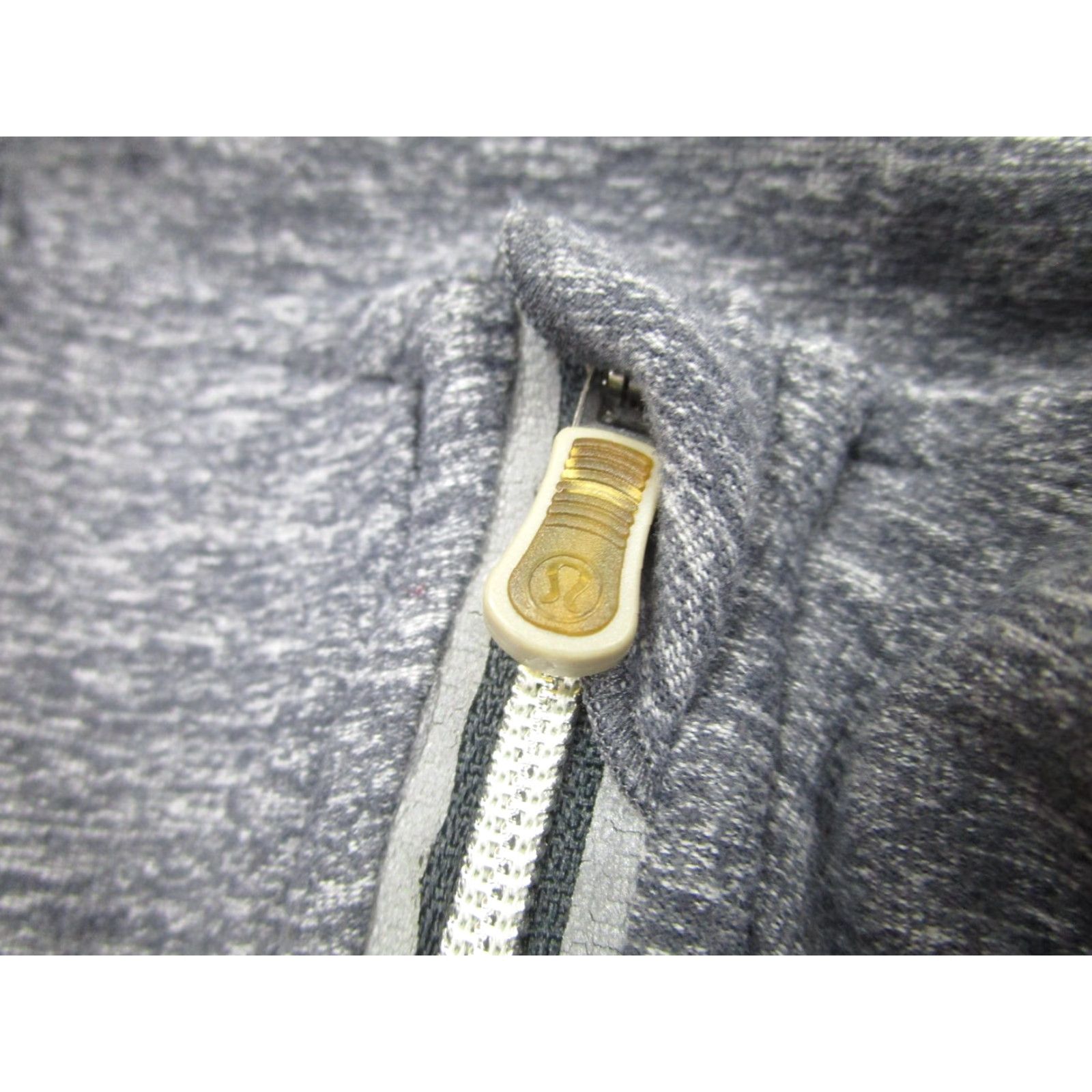 Lululemon Lululemon Pullover Women 8 Gray Mock Neck Half Zip Long Sleeve Thumbholes Reflective Running Gym Yoga Size M / US 6-8 / IT 42-44 - 3 Thumbnail