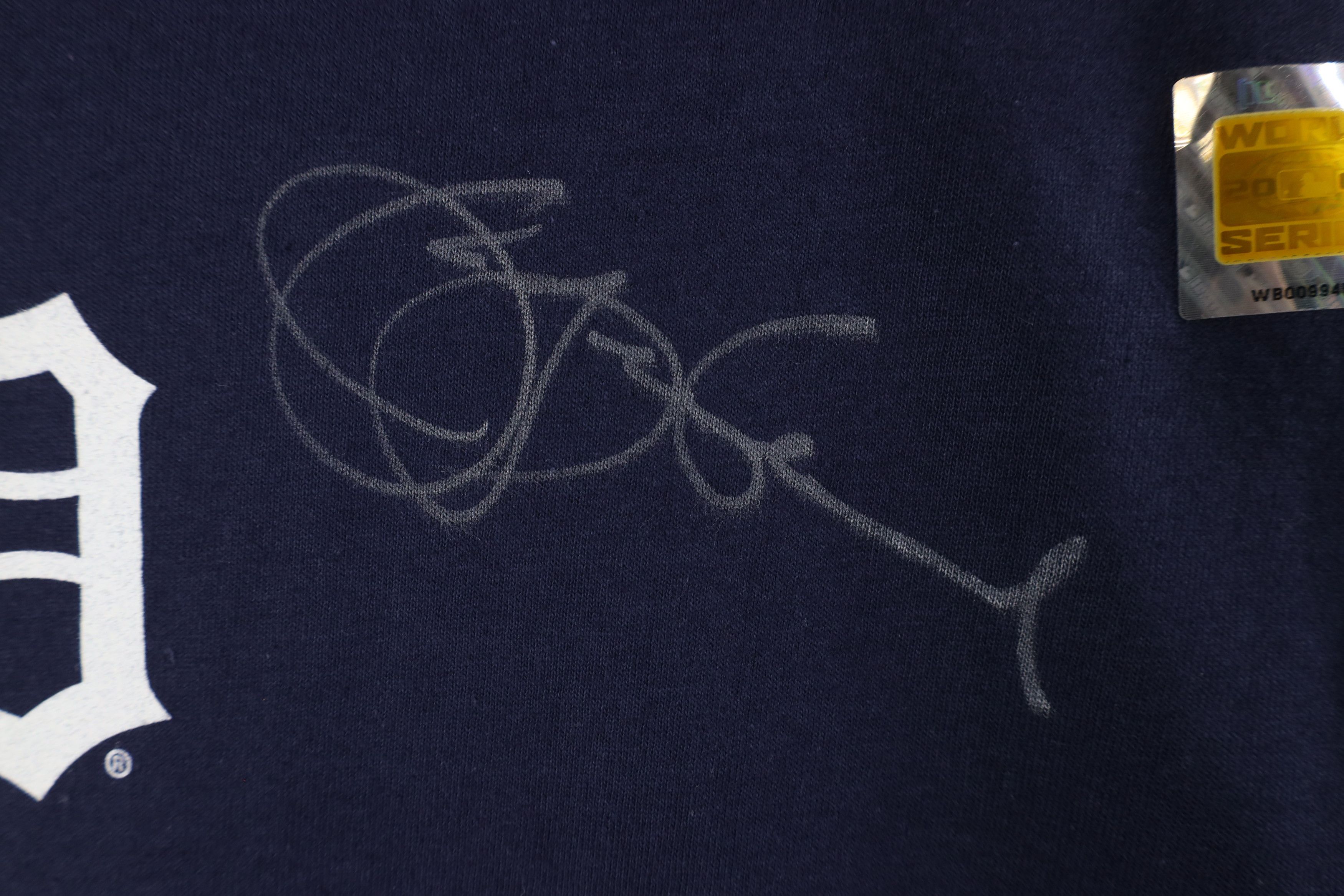 Vintage New Series Jim Leyland Autographed Detroit Tigers T-Shirt Size US M / EU 48-50 / 2 - 6 Thumbnail