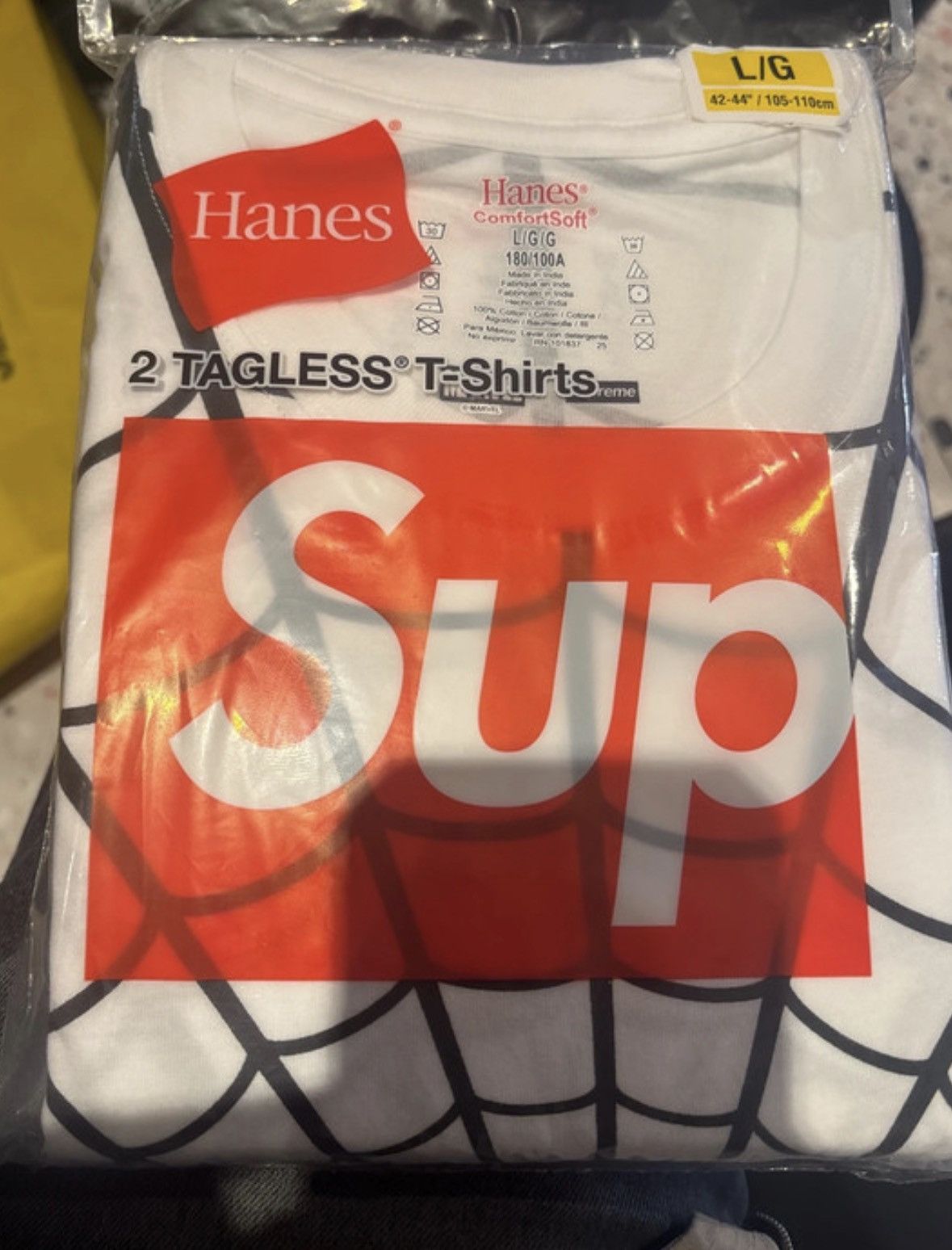 Supreme Supreme x Hanes Spider Web White T-Shirt Size L/G Size US L / EU 52-54 / 3 - 3 Thumbnail