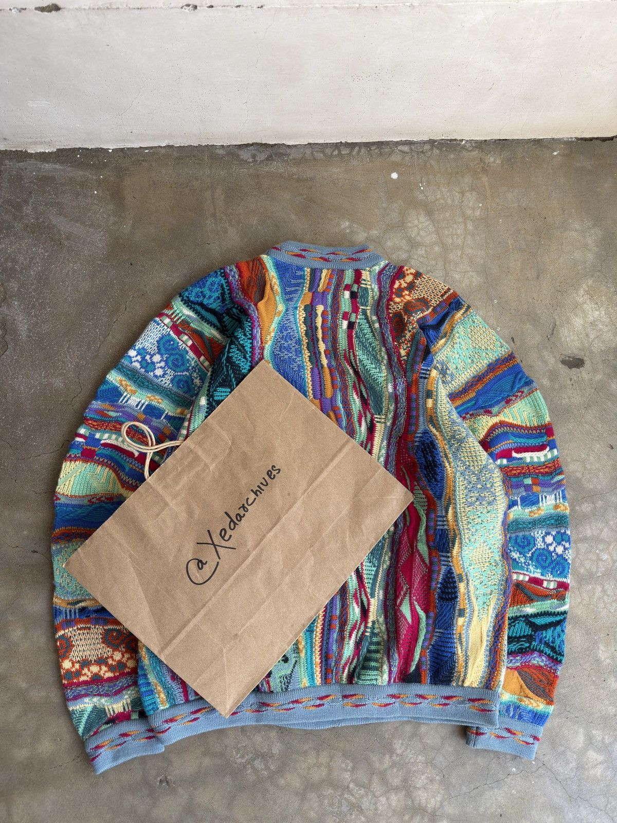 Coogi Coogi Australia 3d knit sweater size tagged S fits L/XL Size US L / EU 52-54 / 3 - 10 Thumbnail