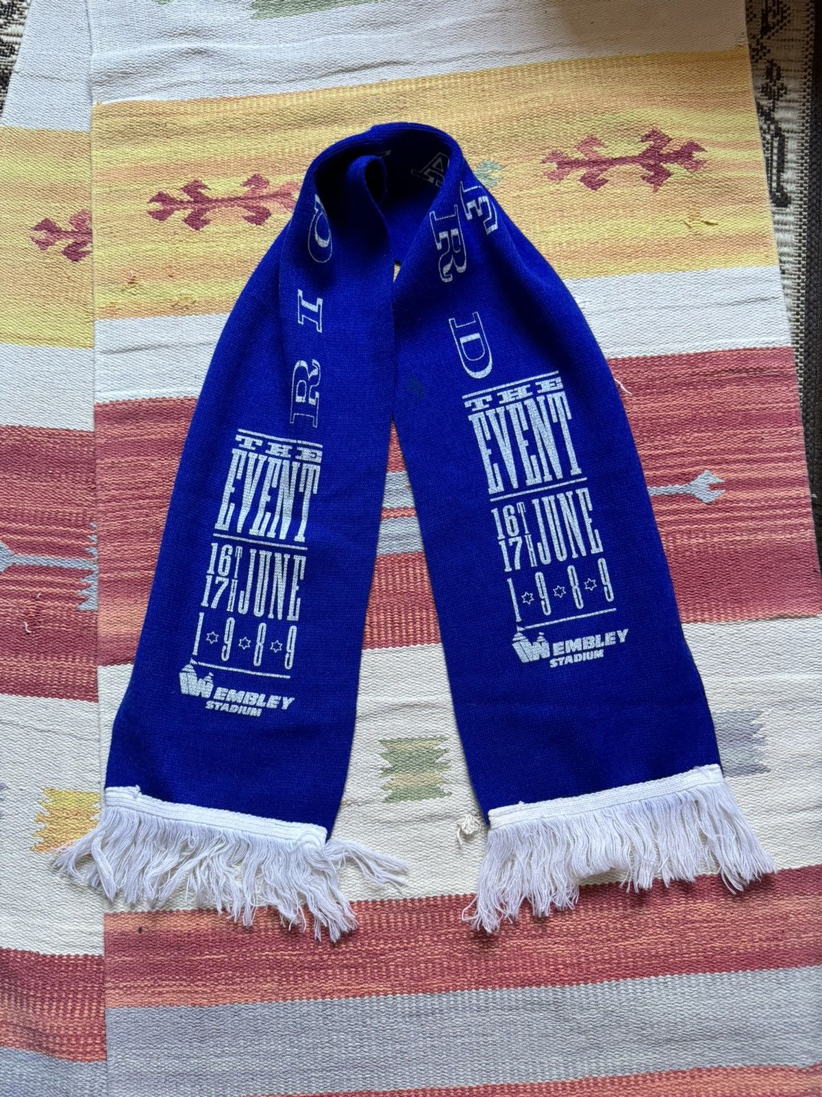 Band Tees Vintage 80s Cliff Richard 1989 Wembley Stadium Tour Scarf Size ONE SIZE - 1 Thumbnail