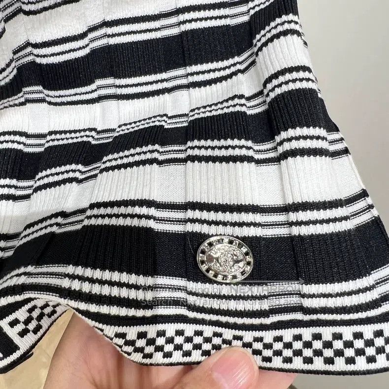 Chanel Chanel Black and white striped knitted short sleeves Size XXS / US 00 / IT 34 - 3 Thumbnail