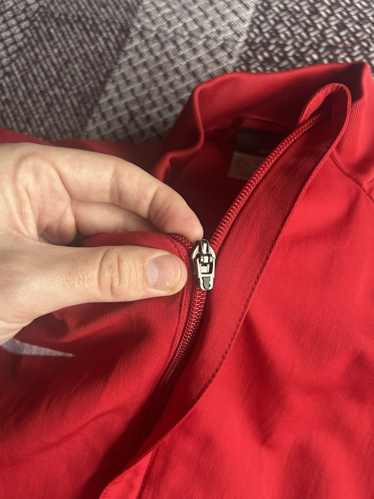 Vintage Vintage Nike Track Jacket Sports Style Red Streetwear SZ L Size US L / EU 52-54 / 3 - 10 Thumbnail