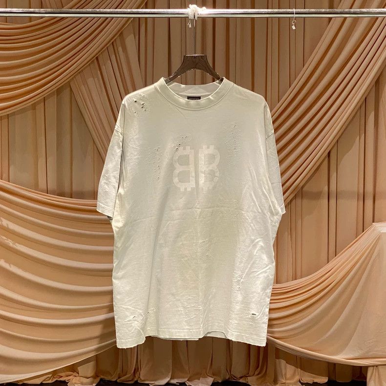 Balenciaga Balenciaga Bitcoin mud dyeing to make old damaged short sl Size US M / EU 48-50 / 2 - 1 Thumbnail