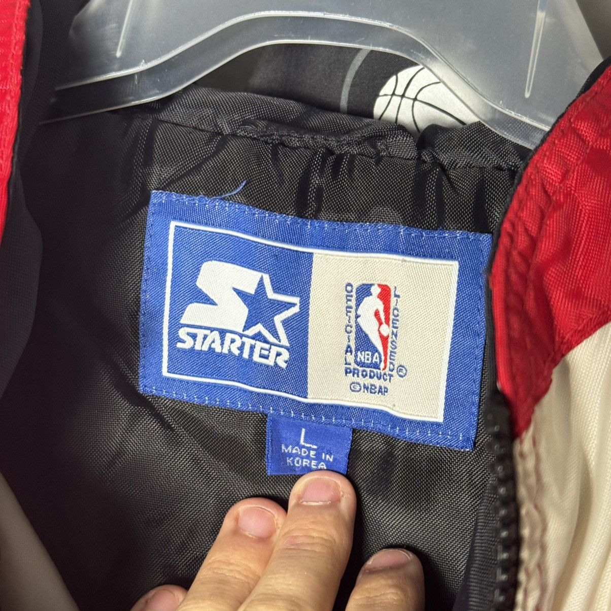 Starter Chicago Bulls NBA Starter vintage 90s basketball jacket. Size US L / EU 52-54 / 3 - 9 Thumbnail