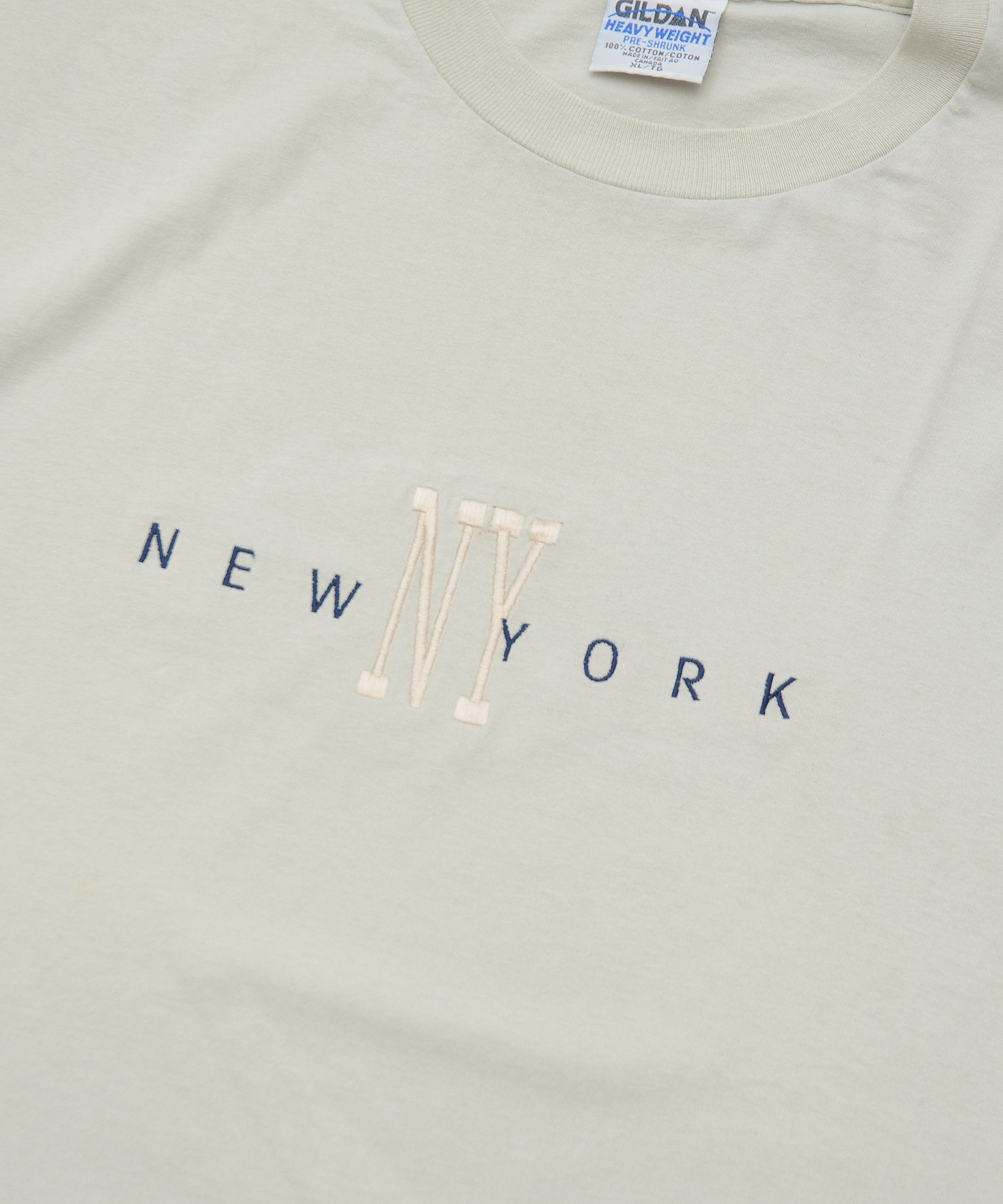Vintage Vintage Y2K New York City Gildan T-Shirt sz XL Embroider Size US XL / EU 56 / 4 - 4 Thumbnail