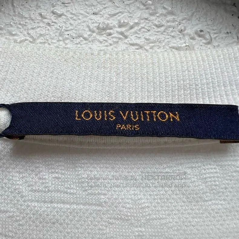 Louis Vuitton Louis Vuitton Pocket dark stripe full print white short sl Size US M / EU 48-50 / 2 - 3 Thumbnail