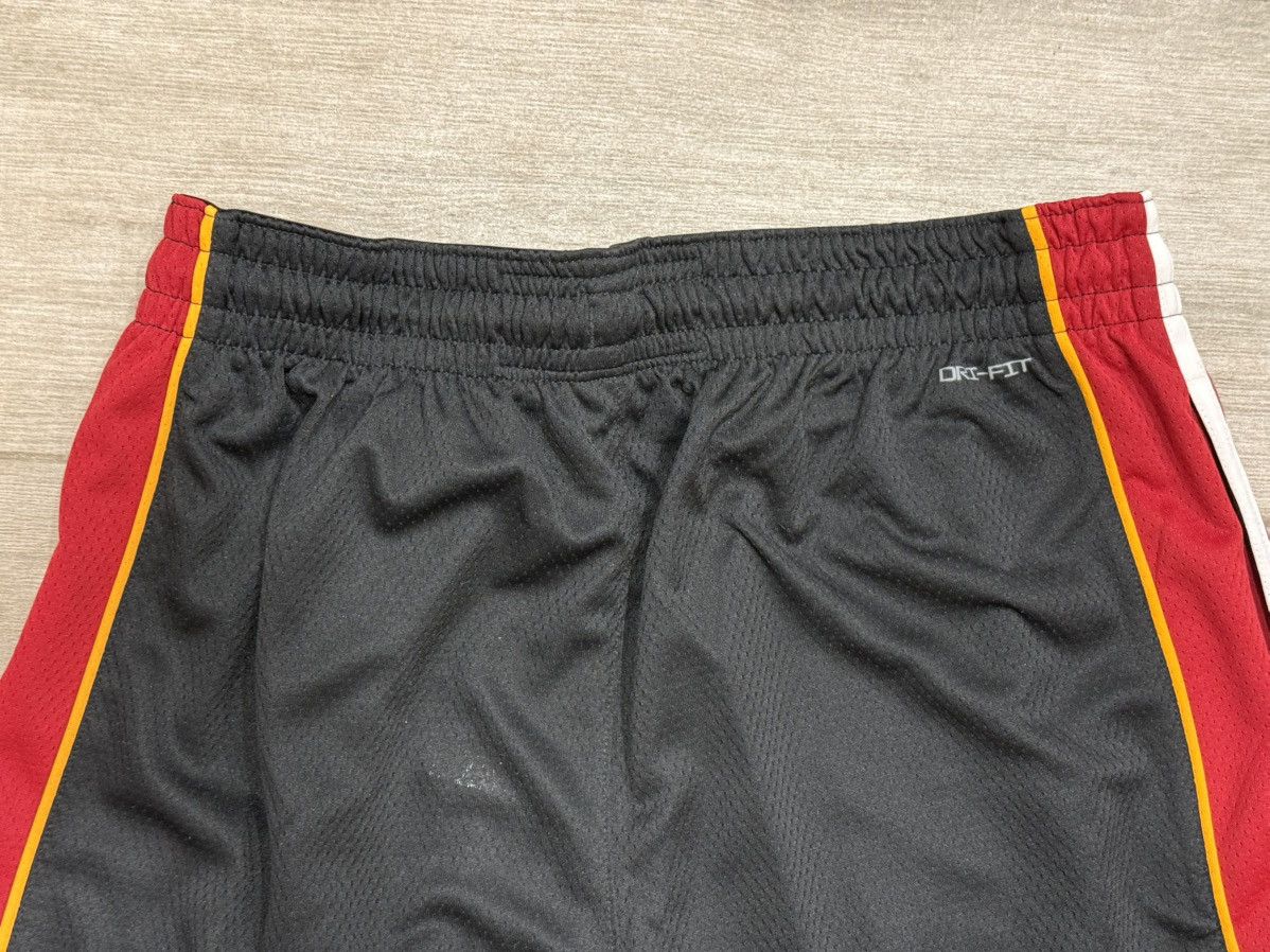 Nike Nike Miami Heat AJ5620-010 Swingman Black Shorts Sz L Large Size US 36 / EU 52 - 15 Thumbnail