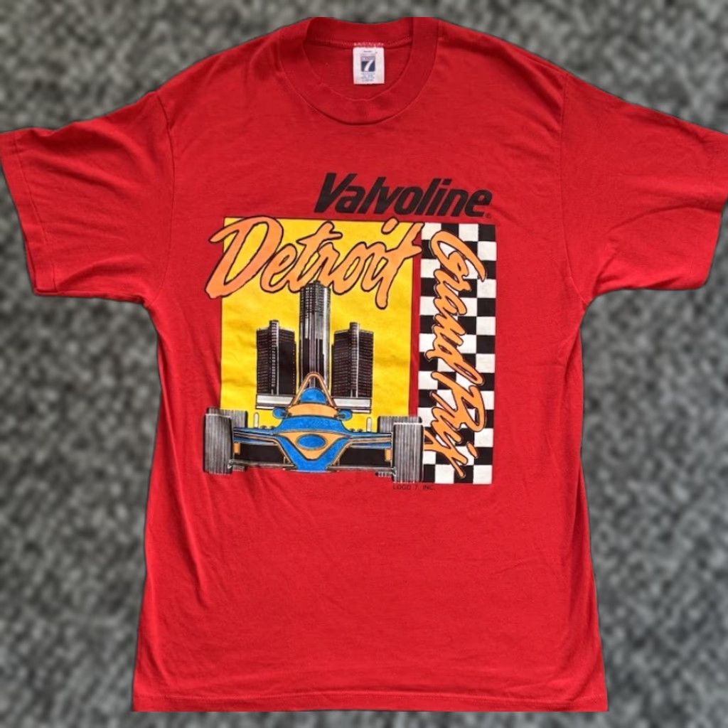 Logo 7 VINTAGE Valvoline Detroit Grand Prix IX T Shirt L 80s Red Logo 7 Men T-Shirt Cars Sports Graphic Print Crew Neck Short Sleeve Size US L / EU 52-54 / 3 - 1 Thumbnail