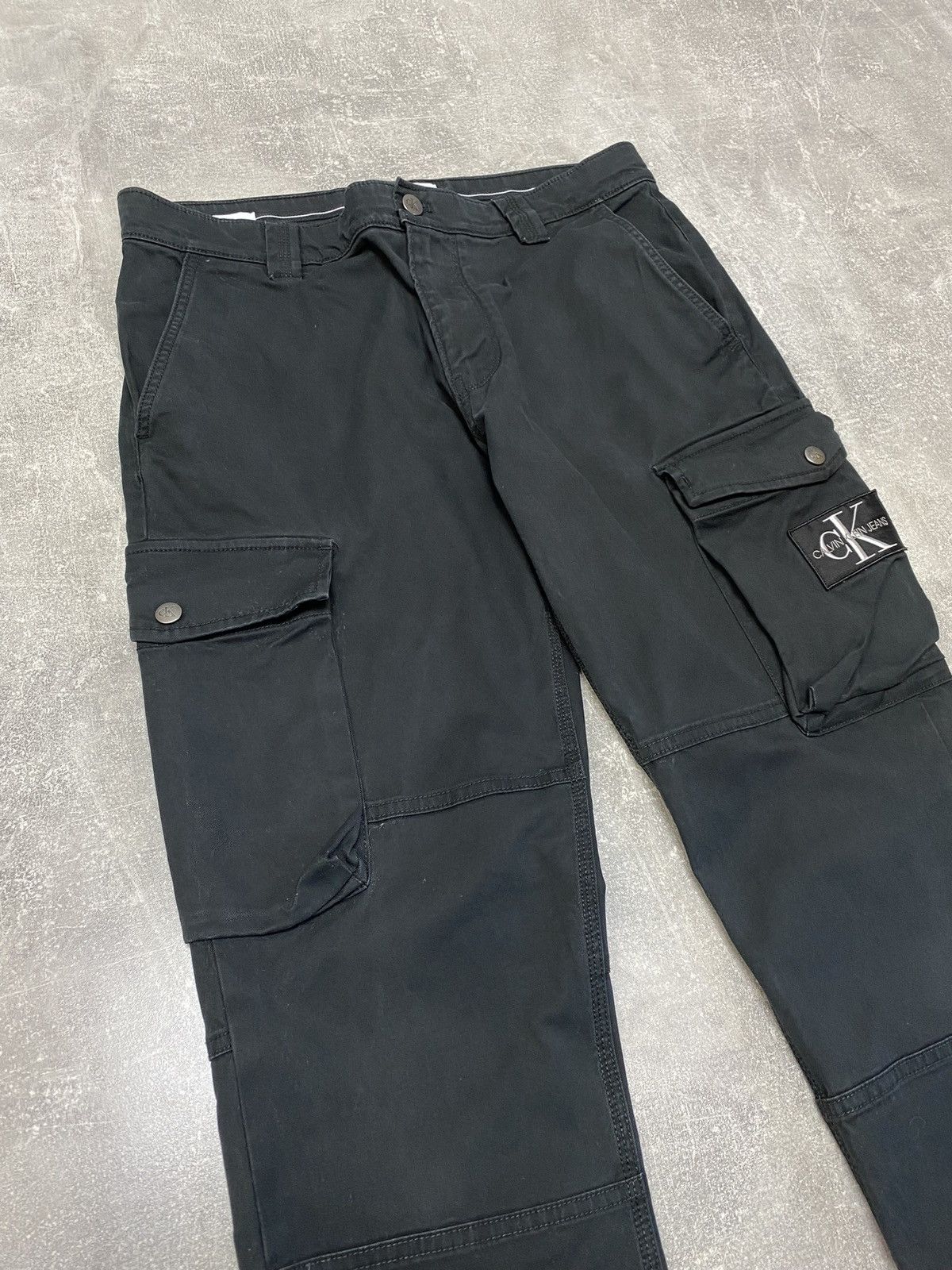 Calvin Klein × Japanese Brand × Vintage Cargo Calvin Klein Pants Pockets Trousers Black Size US 31 - 4 Thumbnail