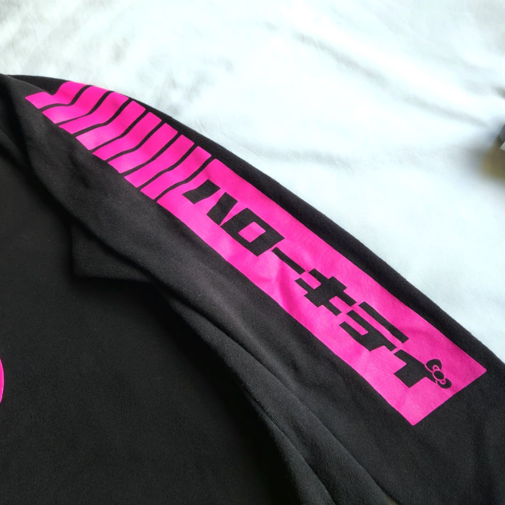 Vintage VINTAGE Hello Kitty And Friends Tokyo Speed Racer Black Small Graphic Sweatshirt Size S / US 4 / IT 40 - 5 Thumbnail