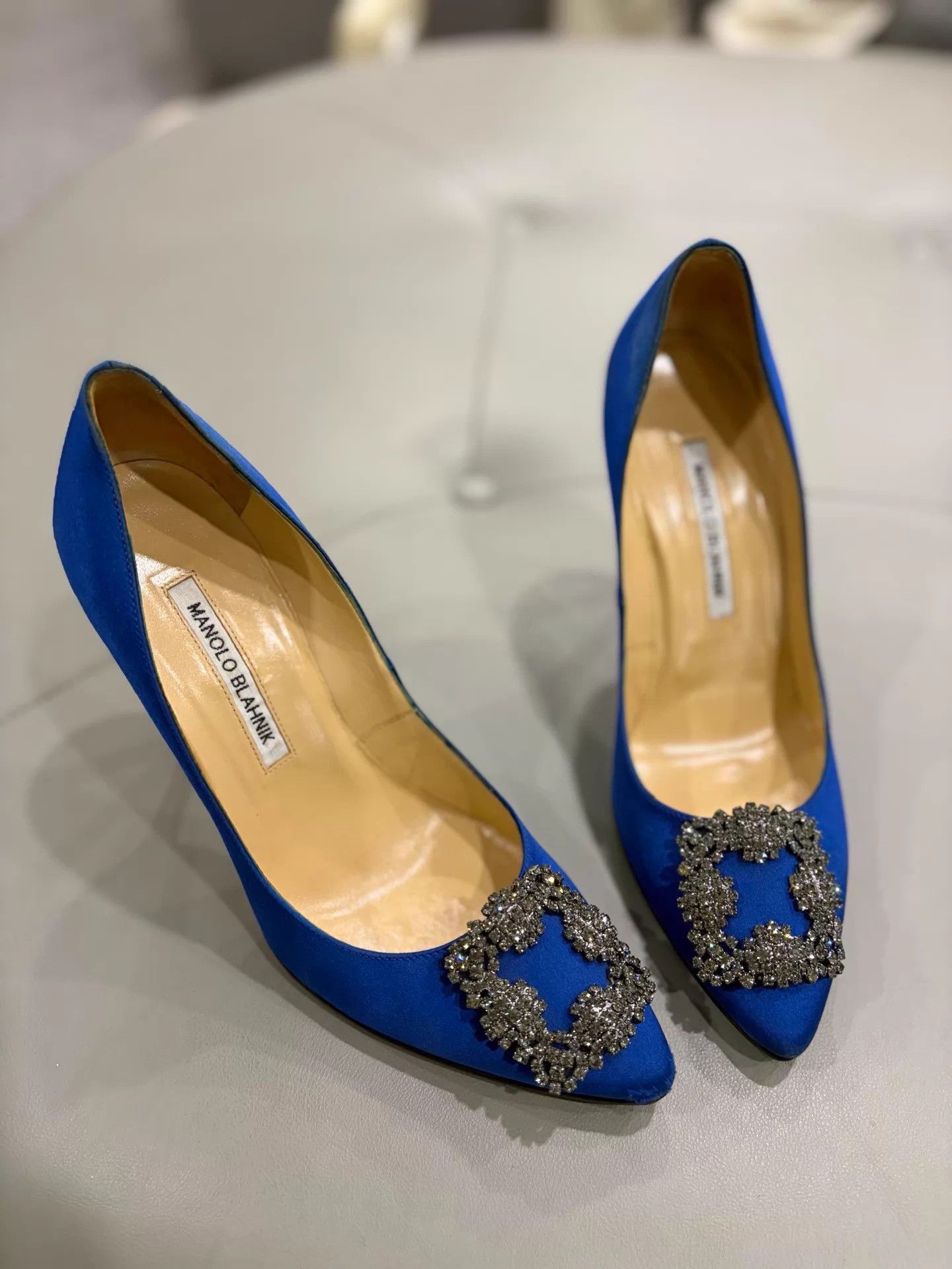 Manolo Blahnik MB Royal Blue Satin Heels Crystal Buckle 99 EU38.5 Size US 8 / IT 38 - 4 Thumbnail