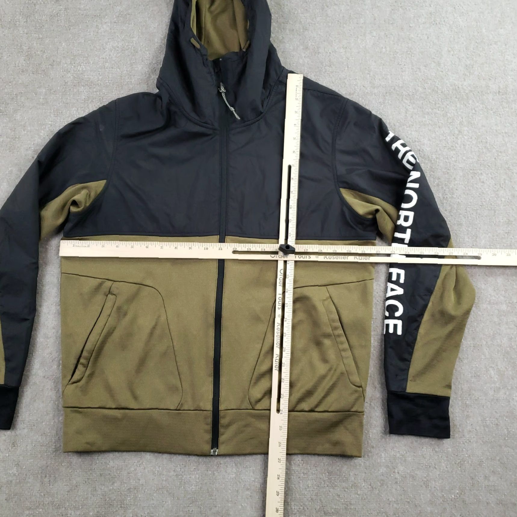 The North Face VINTAGE The North Face Train N Logo Overlay Jacket Mens Medium Green Black Hooded Coat Size US M / EU 48-50 / 2 - 2 Thumbnail
