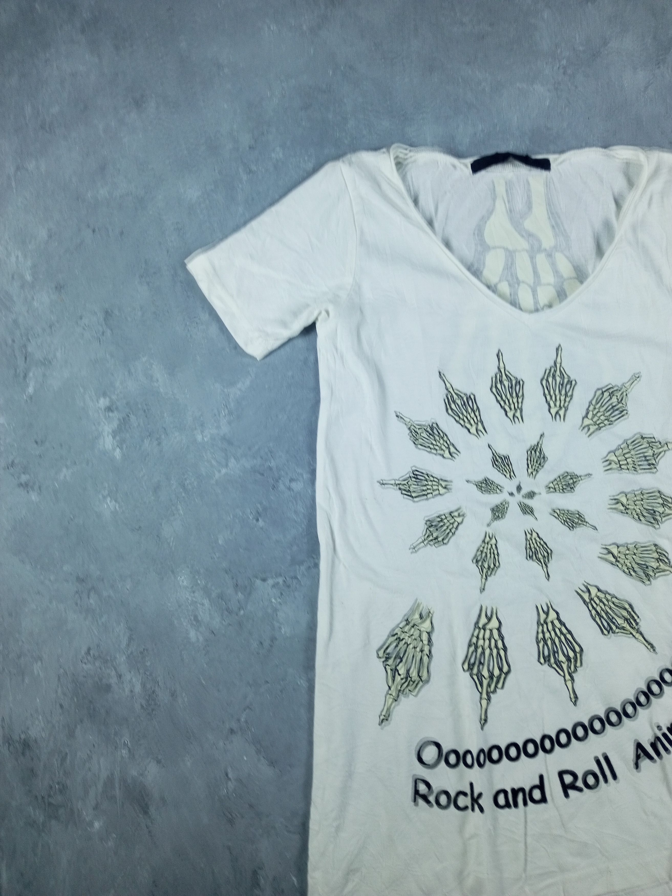 If Six Was Nine 2000s Asimetris Glad News Vneck Vkei Style T-shirt Size XS / US 0-2 / IT 36-38 - 3 Thumbnail