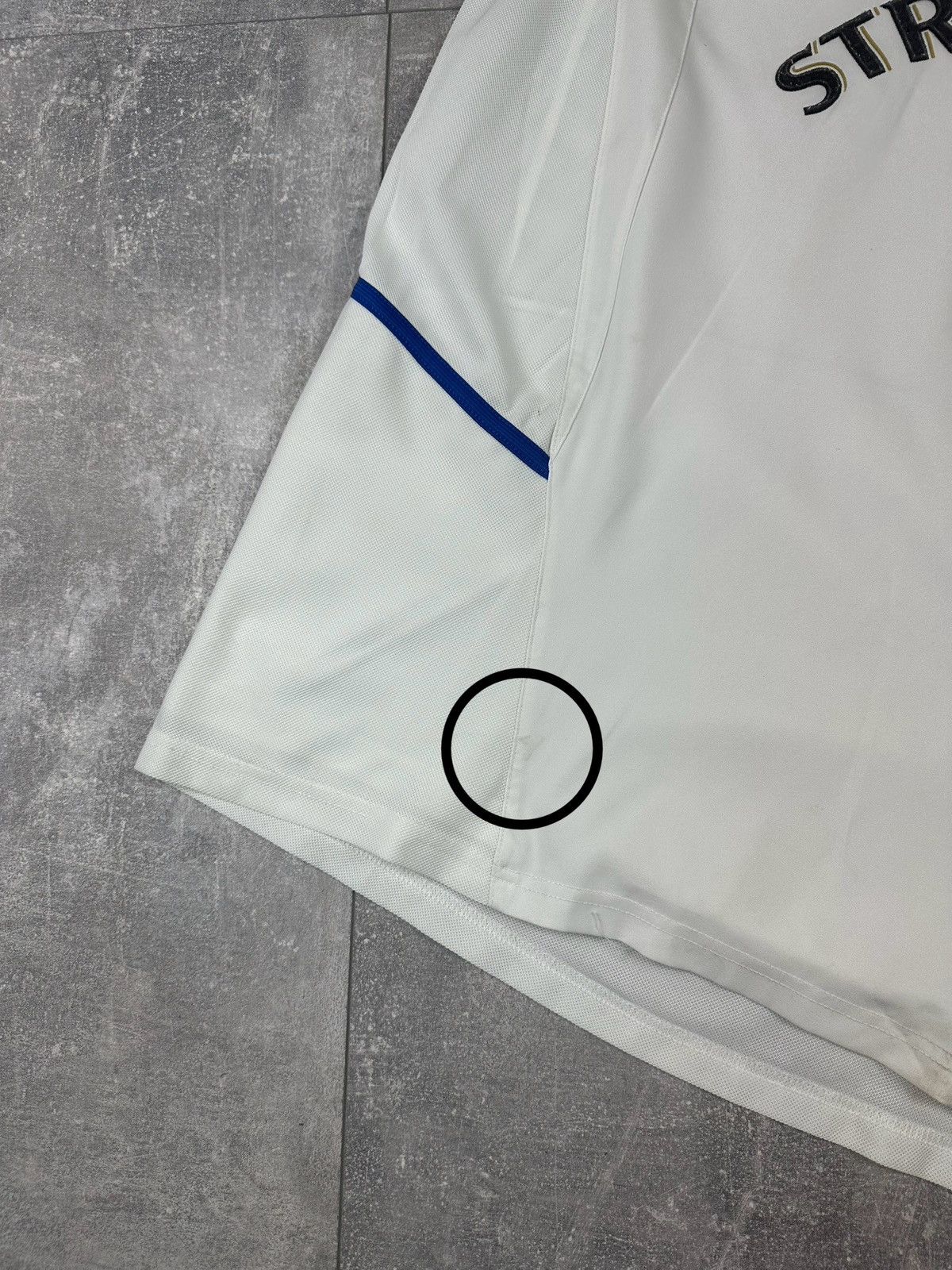 Nike Nike Leeds United 2002/03 Home Soccer Jersey Size US L / EU 52-54 / 3 - 5 Thumbnail