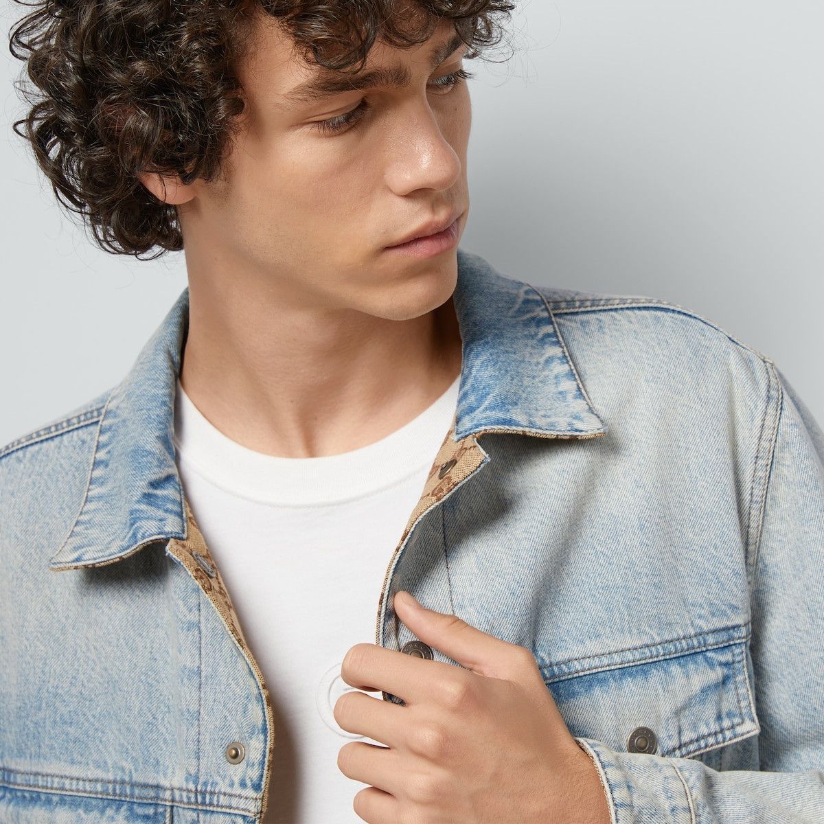 Gucci oc11z1025 Reversible Denim Jacket in Light Blue Size US M / EU 48-50 / 2 - 3 Thumbnail