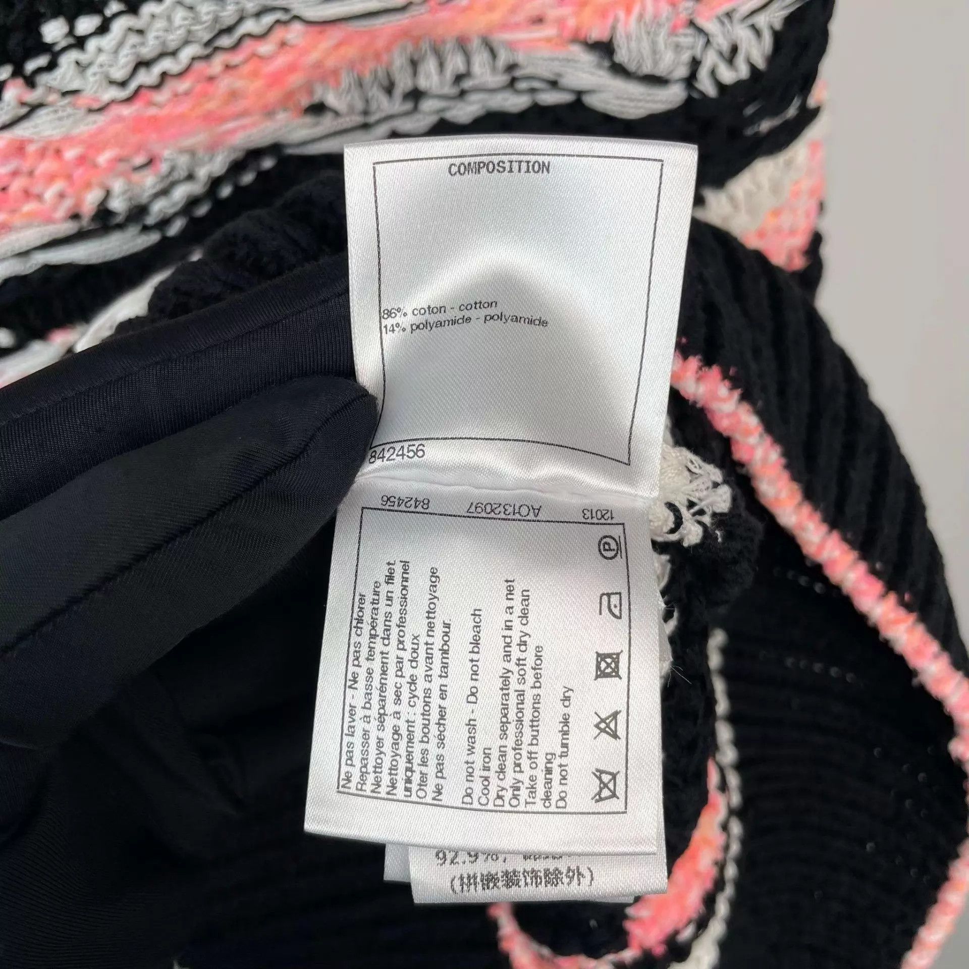 Chanel Chanel knit cardigan black pink colorblock 34 Size XS / US 0-2 / IT 36-38 - 9 Thumbnail