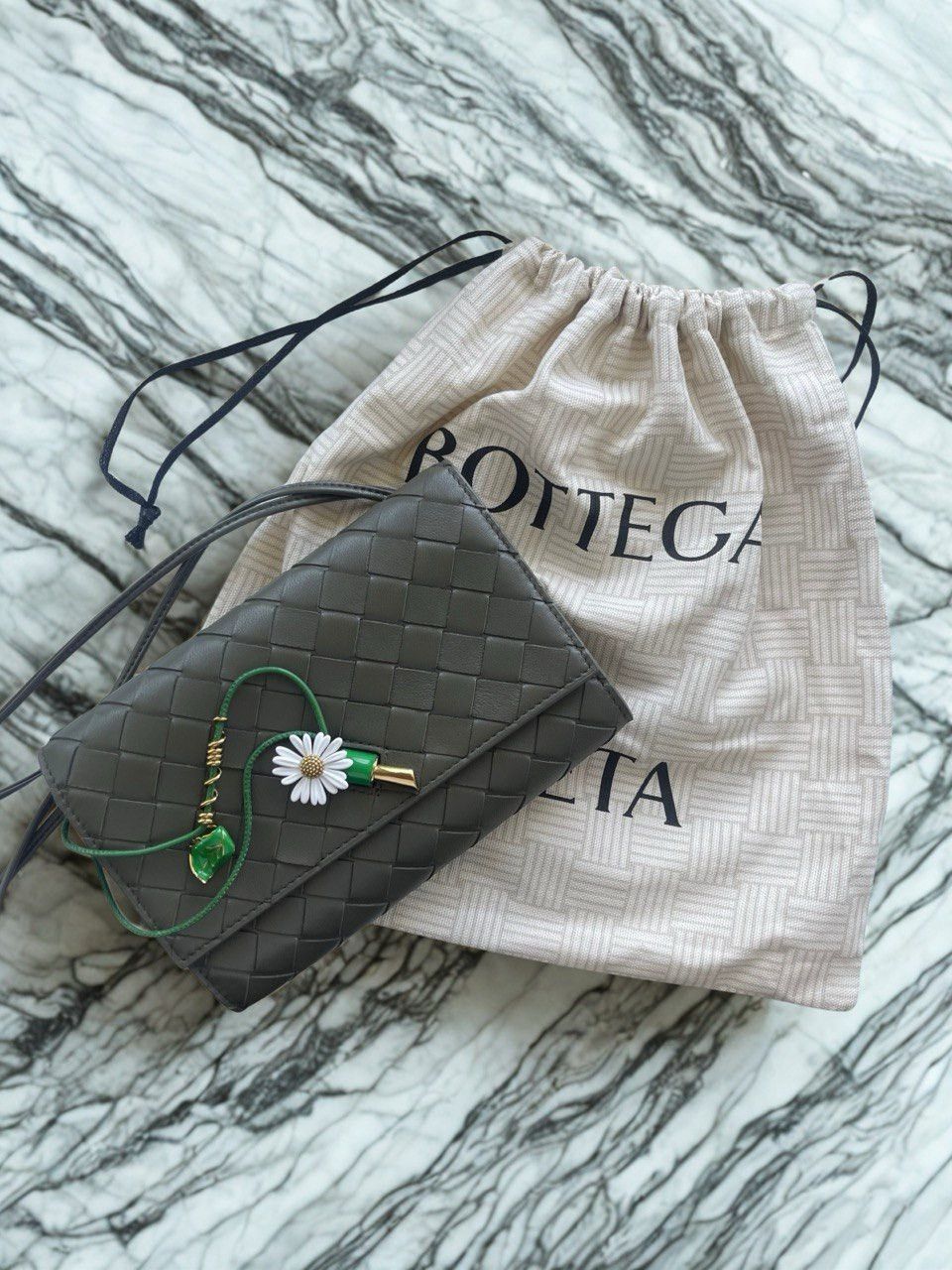 Bottega Veneta ‼️Bottega Andiamo Daisy Pouch Size ONE SIZE - 1 Thumbnail