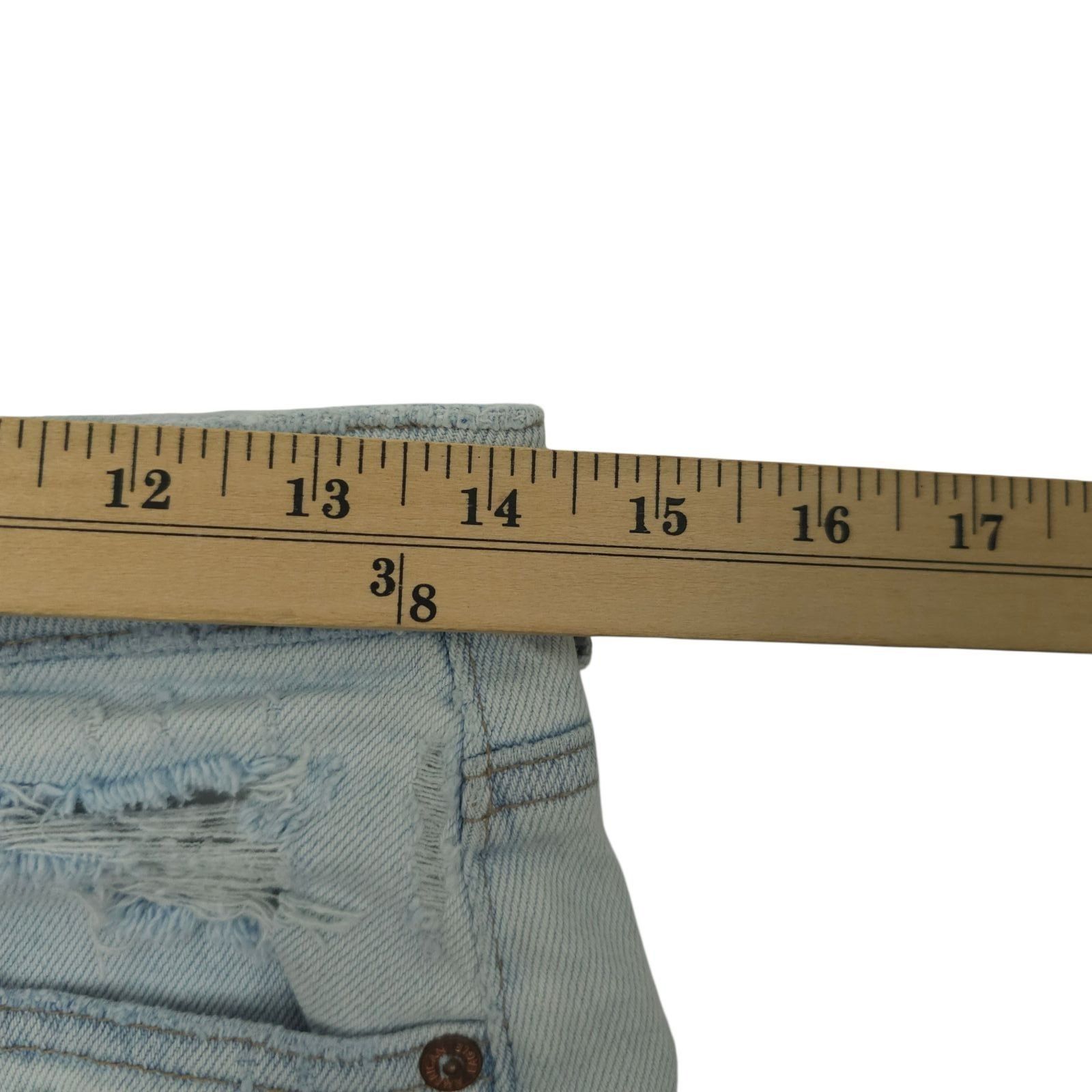 American Eagle Outfitters American Eagle Mom Shorts Size 10 Light Wash Distressed Size 32" / US 10 / IT 46 - 18 Thumbnail