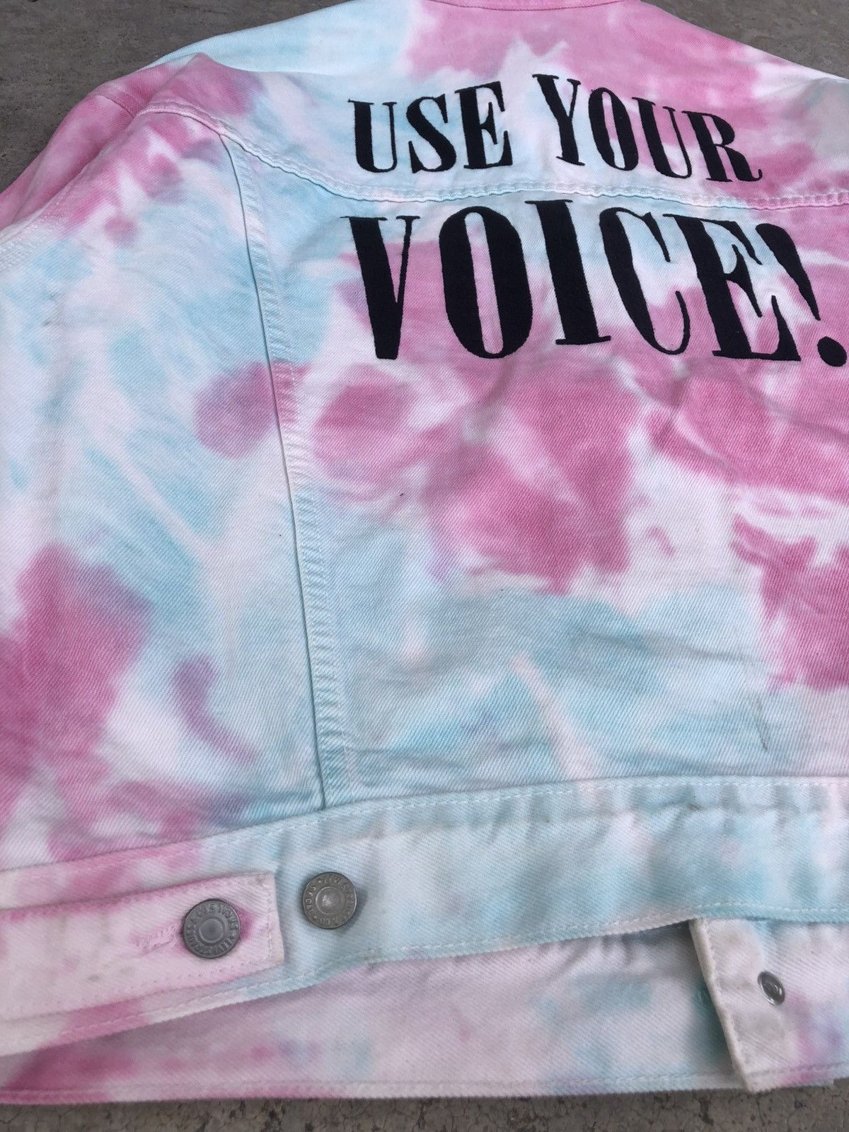 Levi's Levi’s Rainbow Embroidered Denim Jacket Size US M / EU 48-50 / 2 - 14 Thumbnail