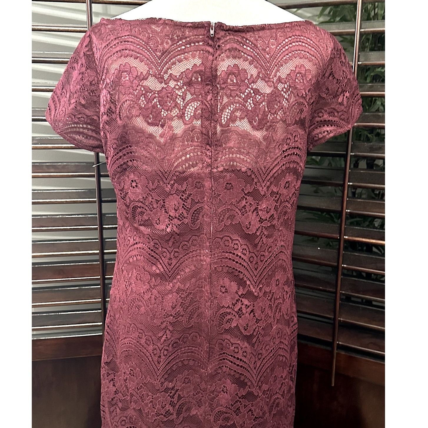 Other La Femme Women's Burgundy Short Sleeve Lace Maxi Dress 12 Size XL / US 12-14 / IT 48-50 - 6 Thumbnail
