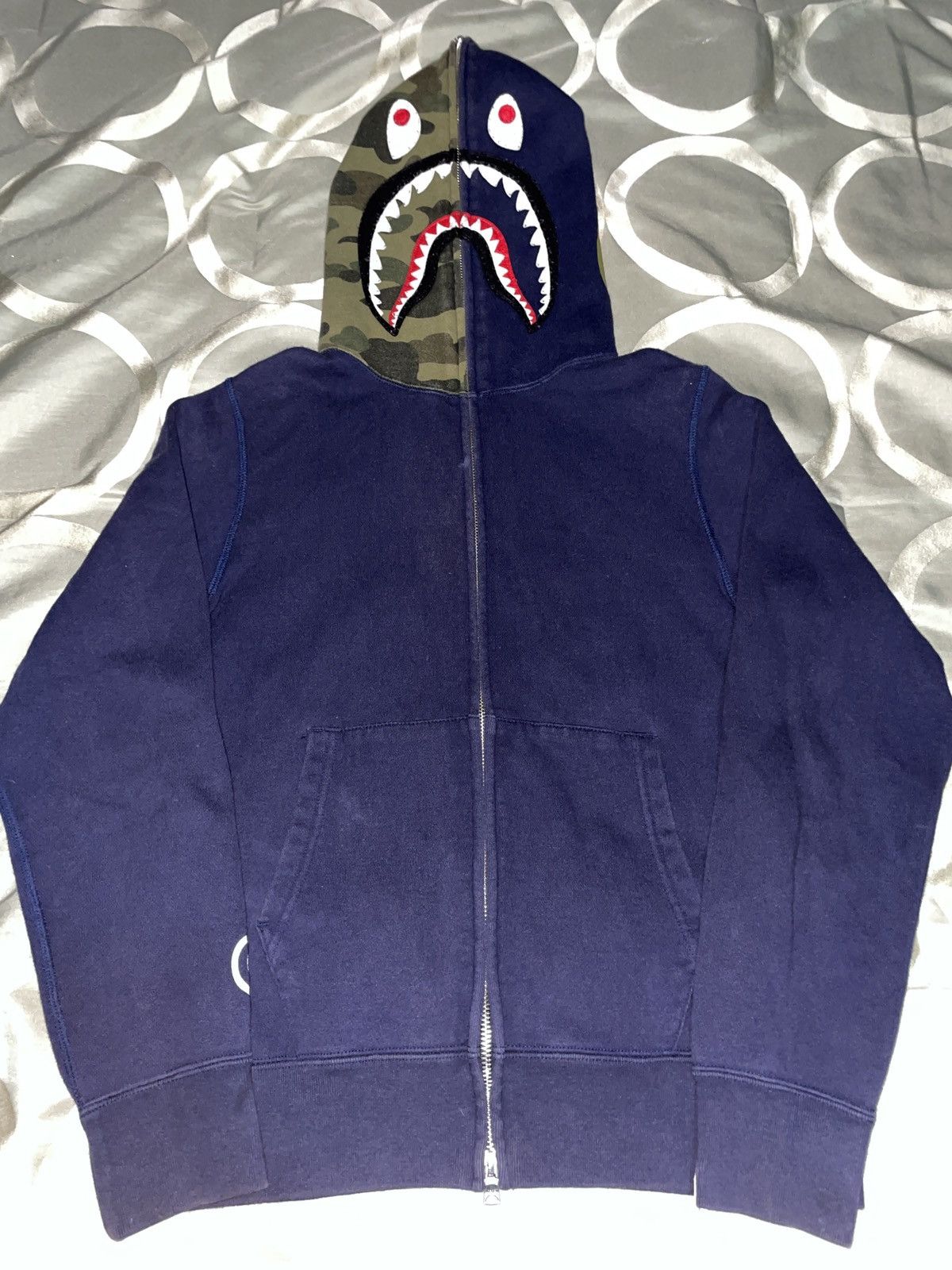 Bape Bape navy half green camo shark hoodie S Size US S / EU 44-46 / 1 - 1 Thumbnail