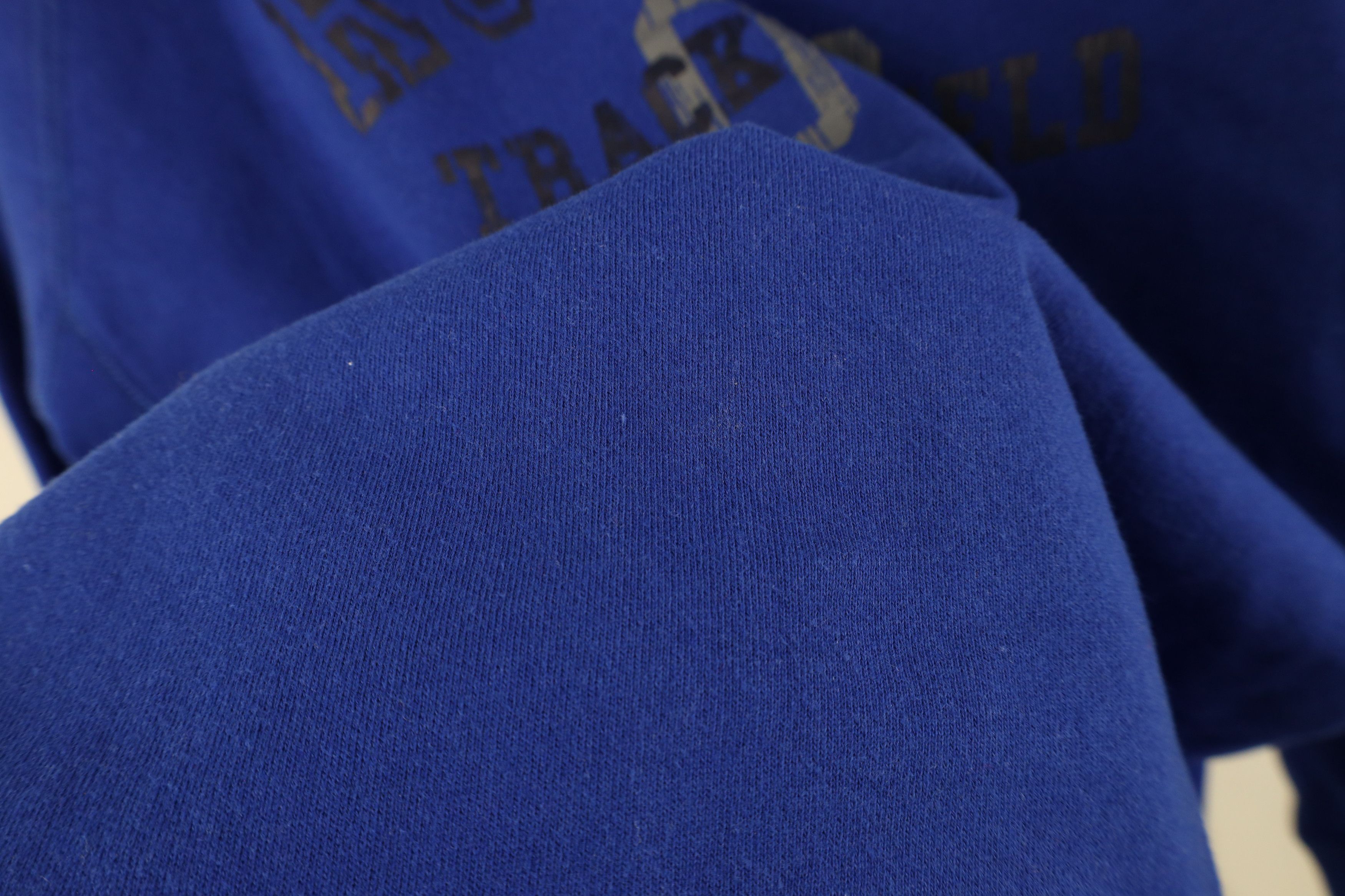Russell Athletic × Vintage Vintage Y2K Russell Athletic Track and Field Sweatshirt Size US L / EU 52-54 / 3 - 5 Thumbnail