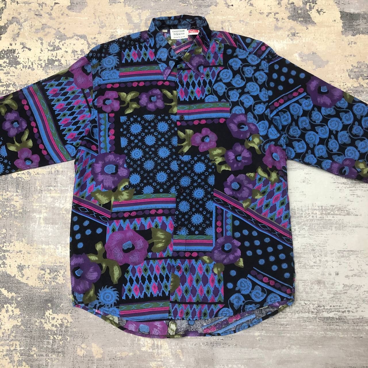 United Colors Of Benetton T33 UNITE COLORS OF BENETTON ART FULLPRINT SHIRTS Size US M / EU 48-50 / 2 - 4 Thumbnail