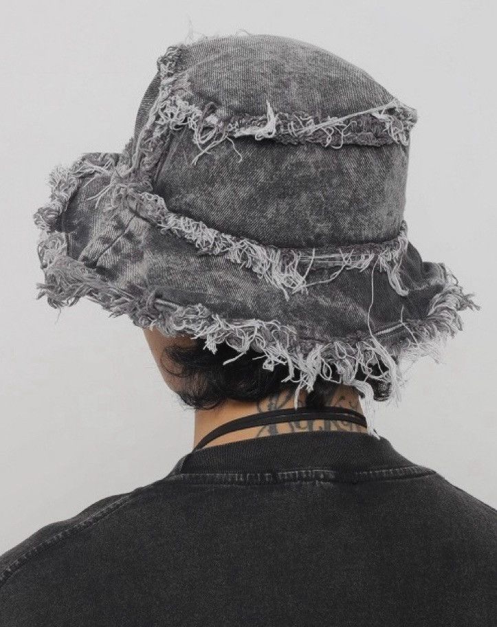 Hat Club Utility grunge washed reversible distressed raw bucket hat Size ONE SIZE - 2 Thumbnail