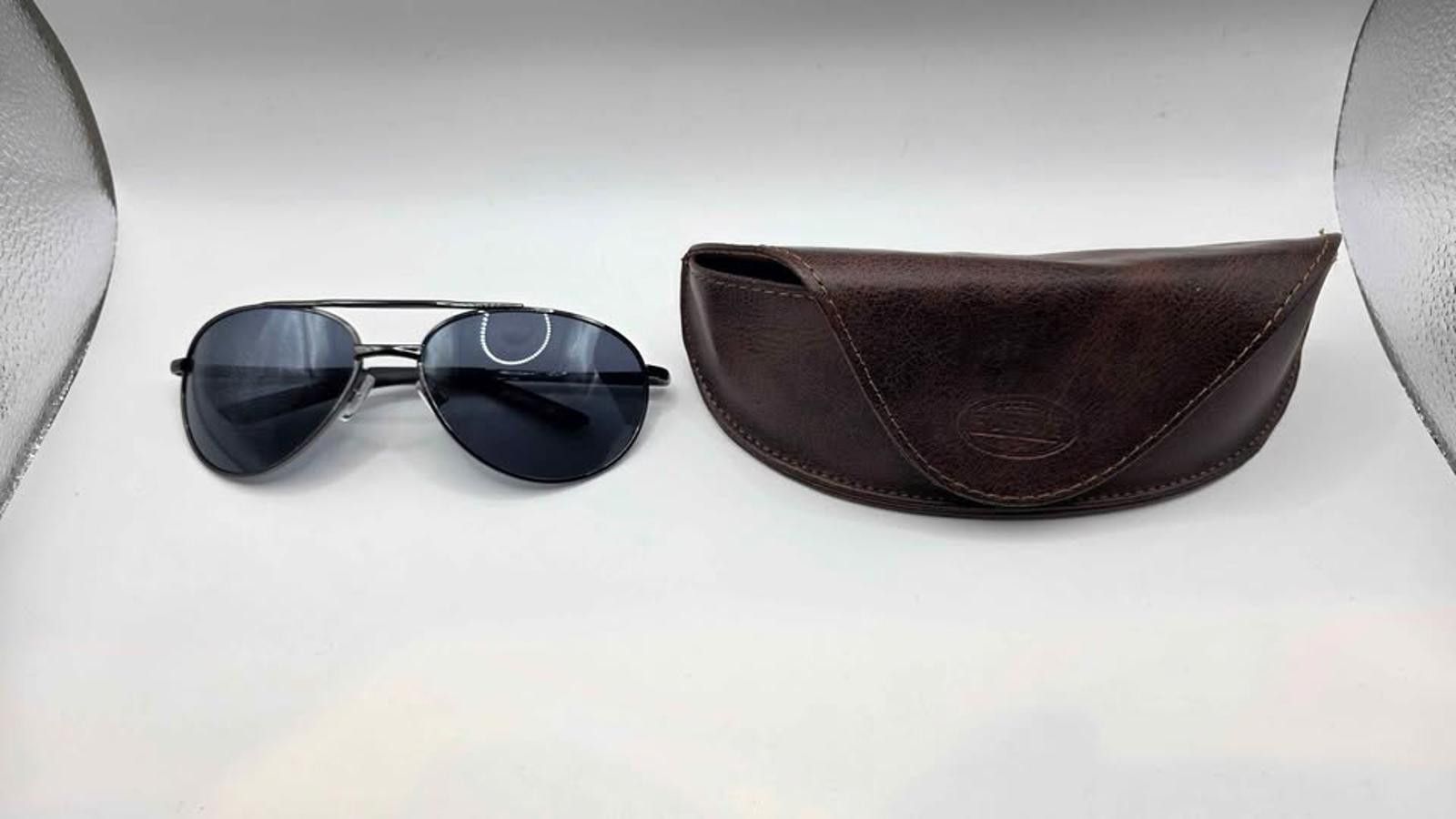 Foster Grant Foster Grant Aviator Sunglasses w/ Brown Leather Fossil Case Size ONE SIZE - 1 Thumbnail