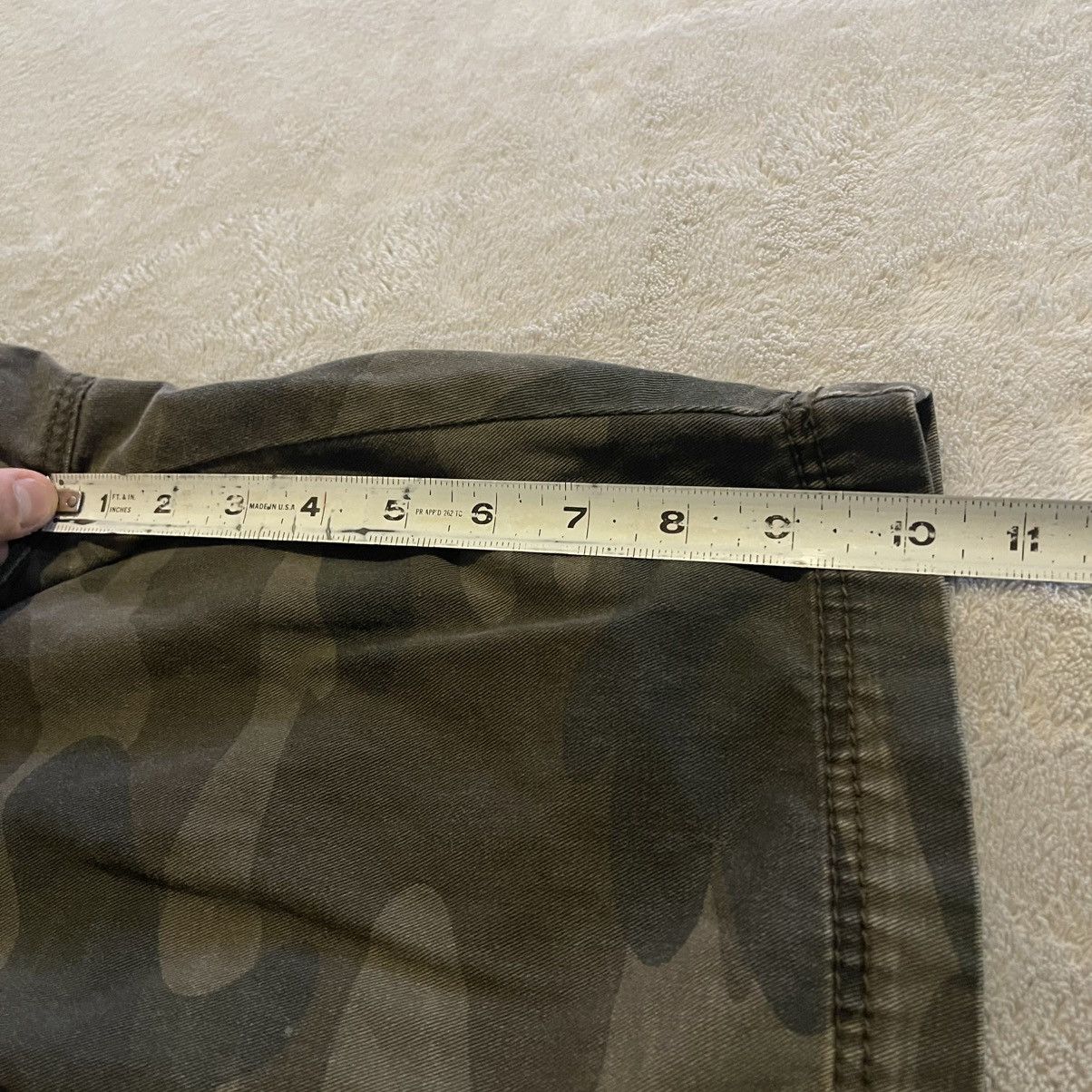 UNIONBAY Vintage Y2K Unionbay Mens Camo Cargo Shorts Green Size 36 Size US 36 / EU 52 - 8 Thumbnail