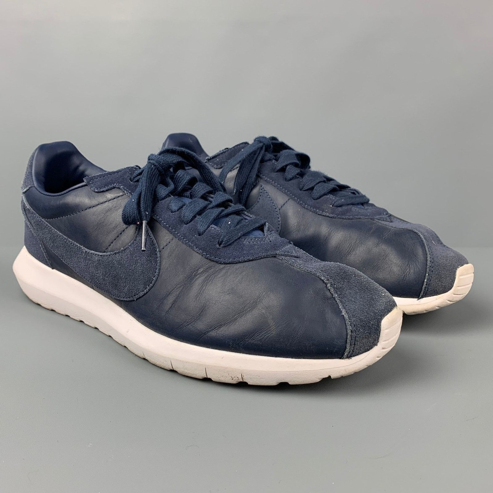 NIKE Size 12 Navy Leather Low Top Sneakers