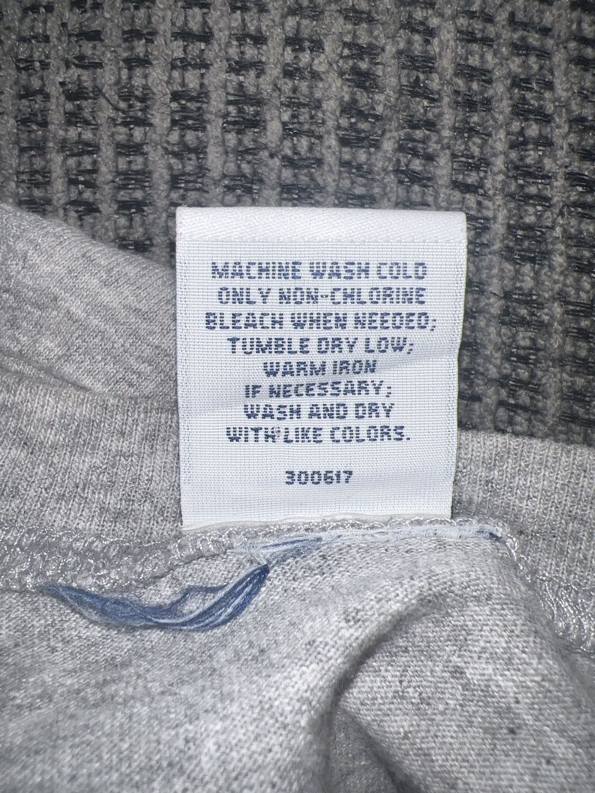 Old Navy Old Navy Flag Tee Size US XXL / EU 58 / 5 - 15 Thumbnail