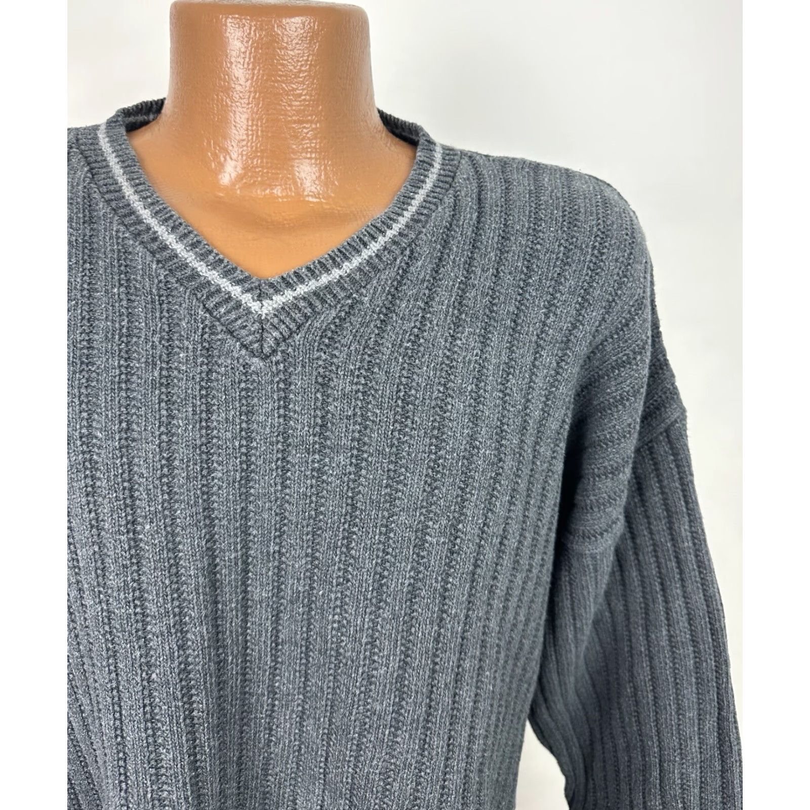 Bill Blass VINTAGE Bill Blass V-Neck Sweater Men L Gray Cotton Knit Heavyweight 90s 80s Retro Casual Size US L / EU 52-54 / 3 - 3 Thumbnail