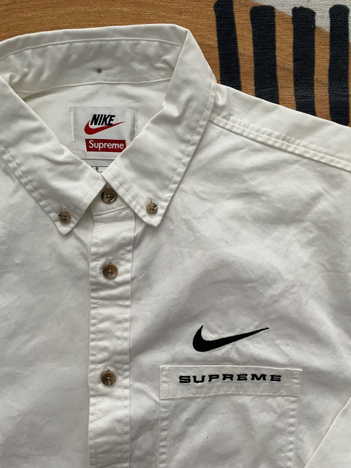 image of Dead-Stock Supreme Nike Cotton Button Up Twill Shirt in White, Men's (Size Small)