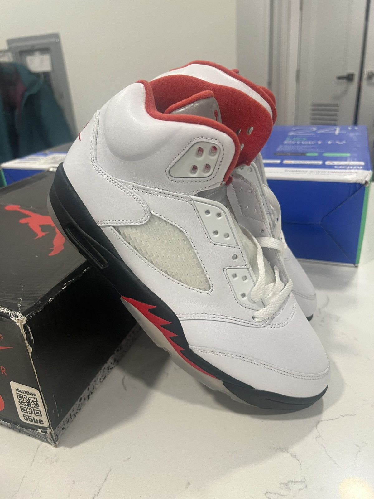 Jordan Brand Jordan 5 retro 2020 sz 8.5 fire red Size US 8.5 / EU 41-42 - 1 Thumbnail