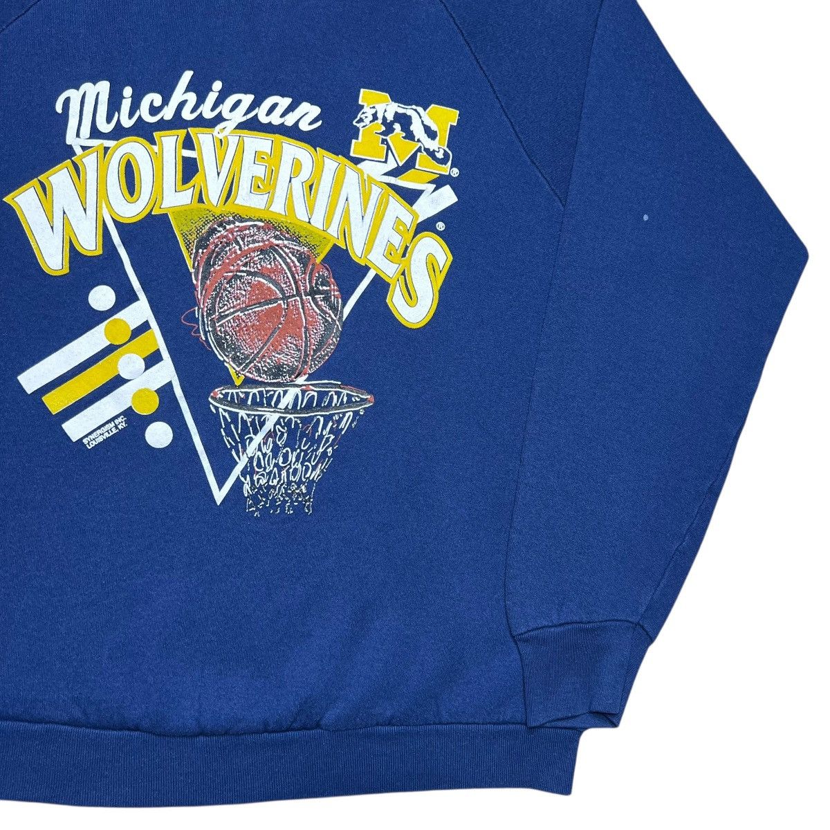 NCAA Vintage 1990s NCAA Michigan Wolverines Basketball Sweatshirt Size US XL / EU 56 / 4 - 17 Thumbnail
