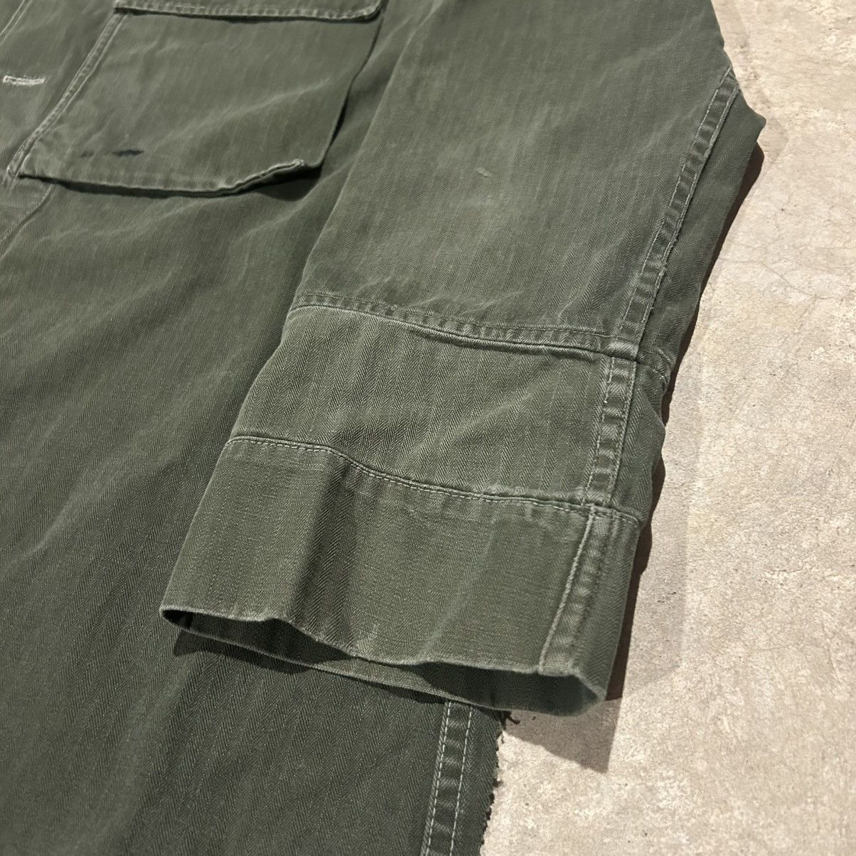 Vintage Vintage 1950s “Negative Space” Belgian HBT Military Shirt Size US M / EU 48-50 / 2 - 4 Thumbnail