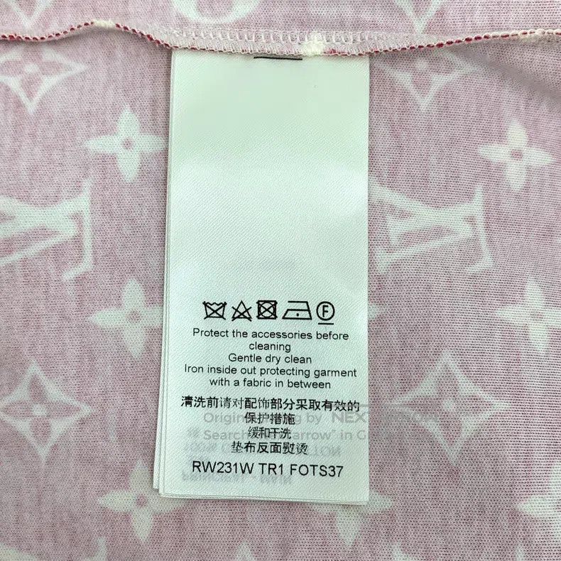 Louis Vuitton Louis Vuitton 23 red logo presbyopic full print cotton rou Size US M / EU 48-50 / 2 - 6 Thumbnail