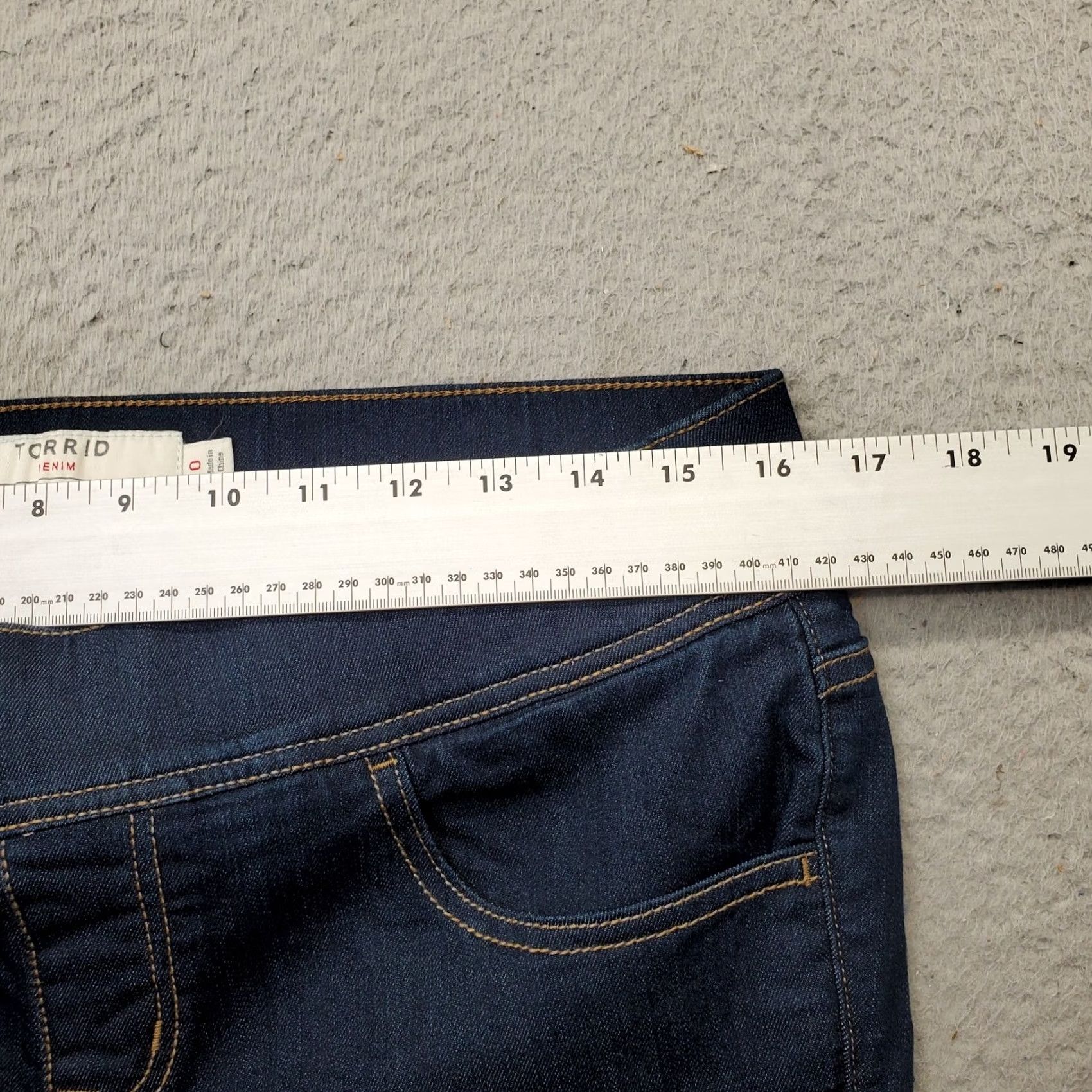 Torrid Torrid Lean Jeans Womens Size 0 Blue Denim Dark Wash Skinny Leg Stretch Pull-On Size: Women Size 0: Blue Denim Dark Wash Skinny Jeans Torrid Size 34" / US 12 / IT 48 - 5 Thumbnail