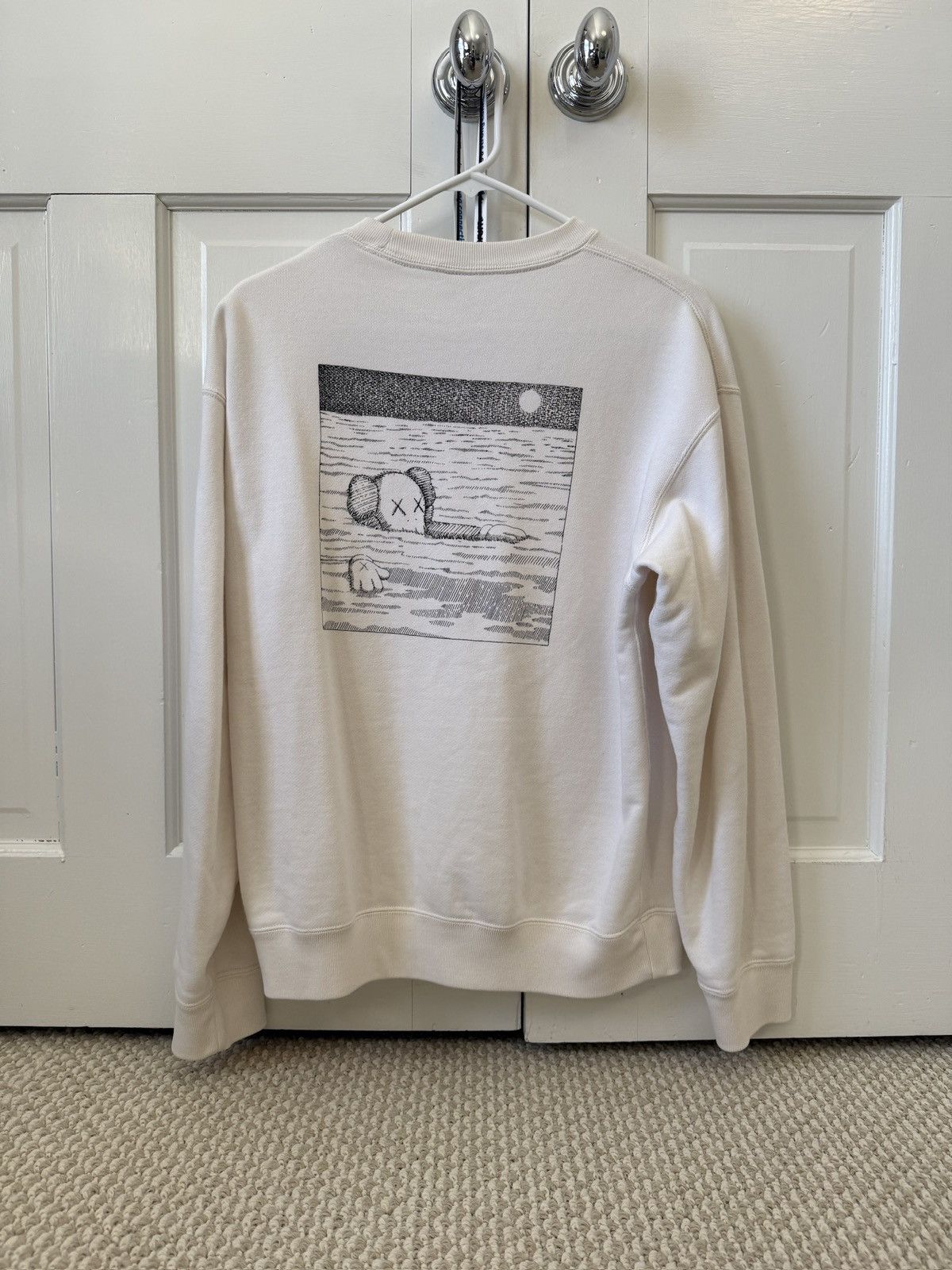 Kaws × Uniqlo Uniqlo Kaws Crewneck Sweater Size US S / EU 44-46 / 1 - 3 Thumbnail