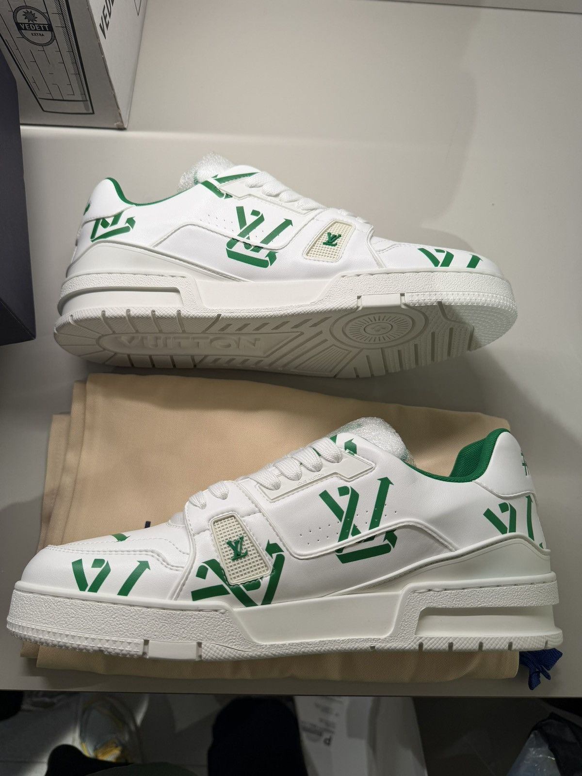 Louis Vuitton Louis vuitton trainer recyled LV logo Size US 7 / EU 40 - 2 Thumbnail