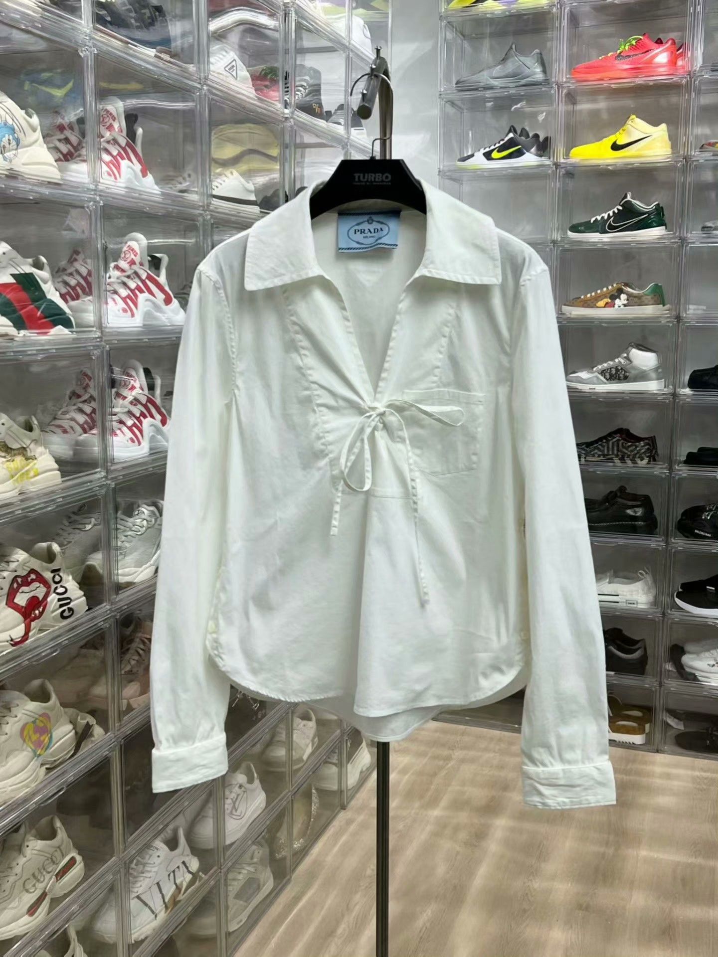 Prada Prada White Button Up 42 Women Size M / US 6-8 / IT 42-44 - 1 Thumbnail