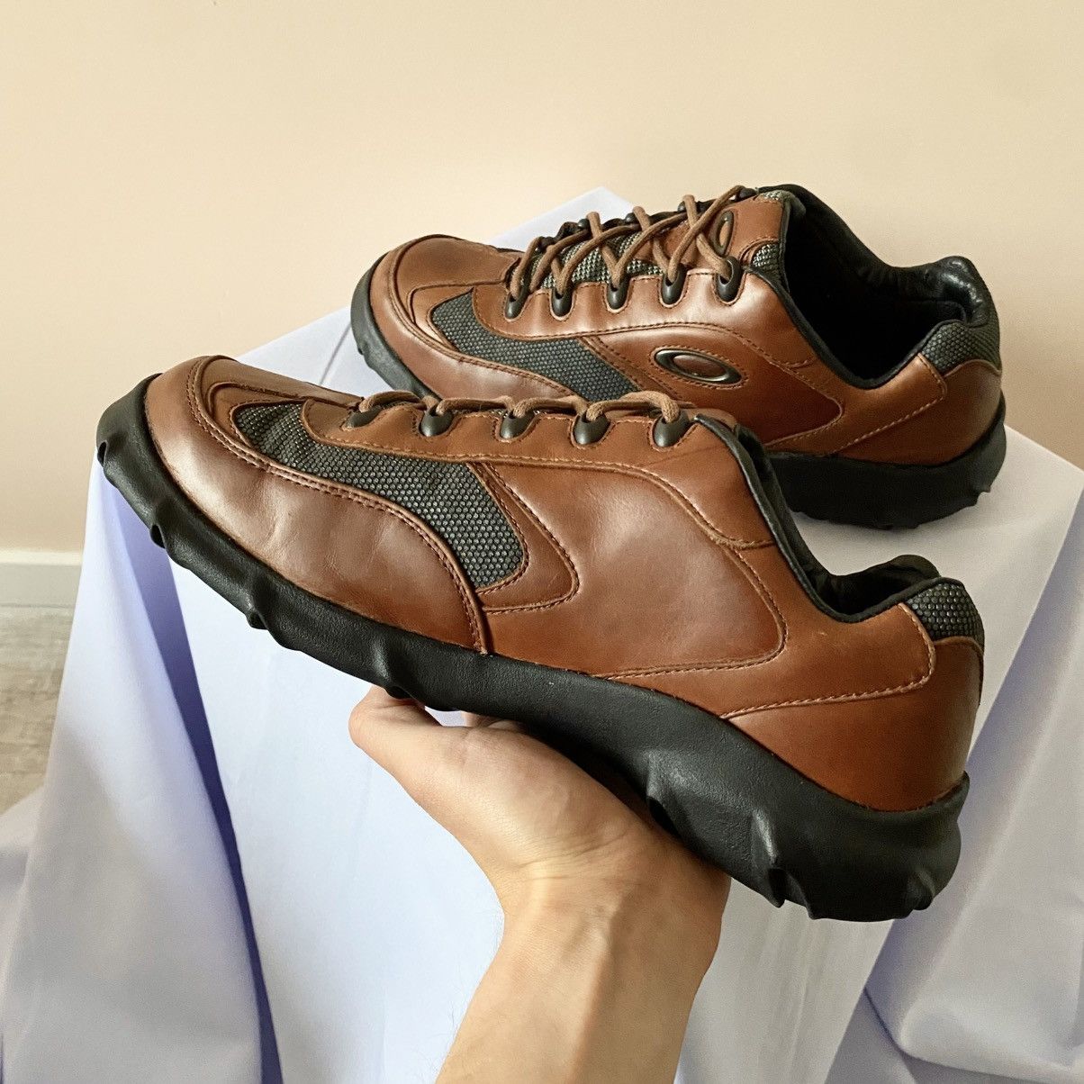 Oakley 90s Oakley Blender Gorpcore Leather Sneakers Shoes Size US 9.5 / EU 42-43 - 9 Thumbnail