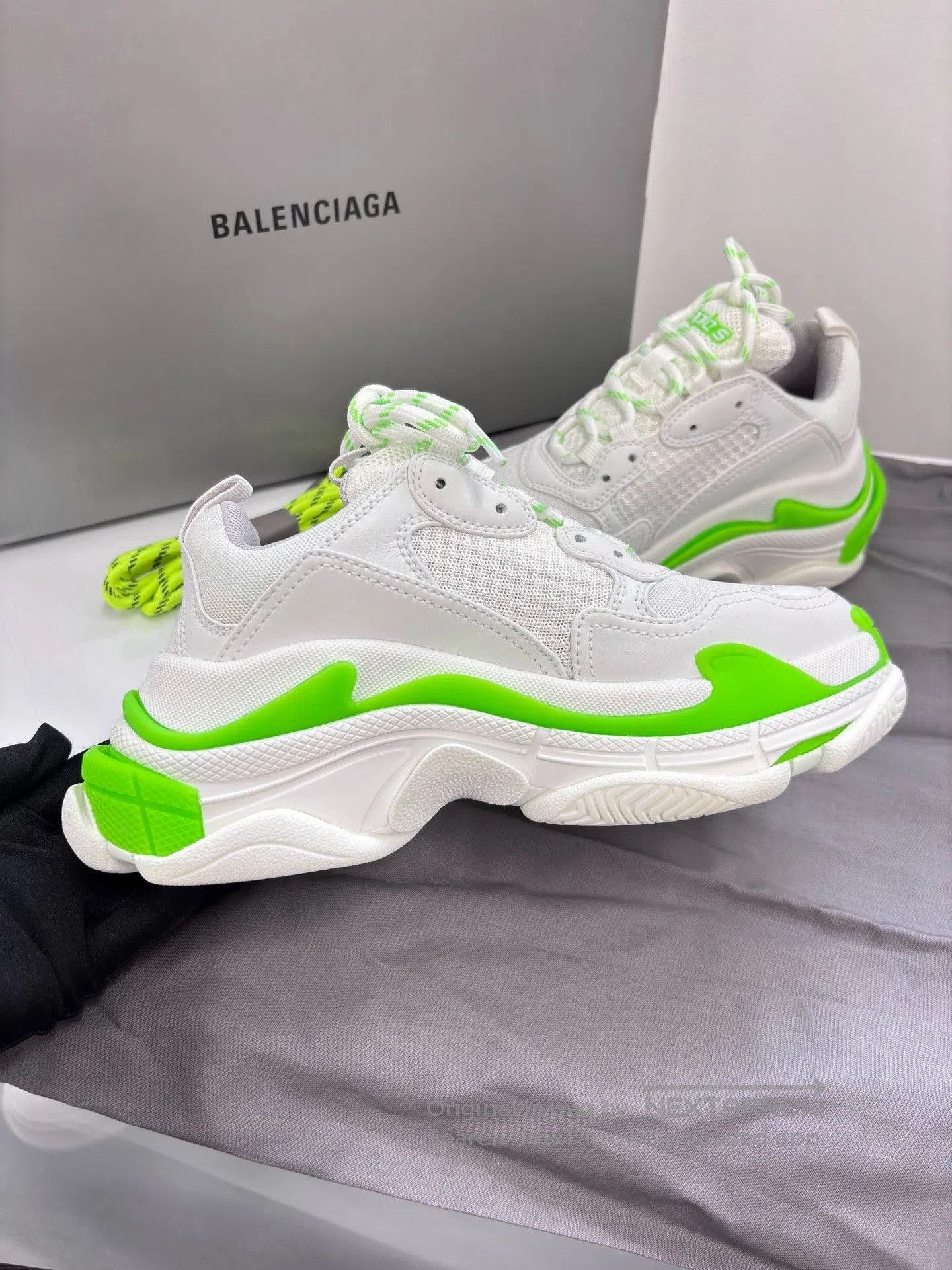 Balenciaga Balenciaga Triple S White Green Sneakers. Size US 4 / IT 34 - 6 Thumbnail