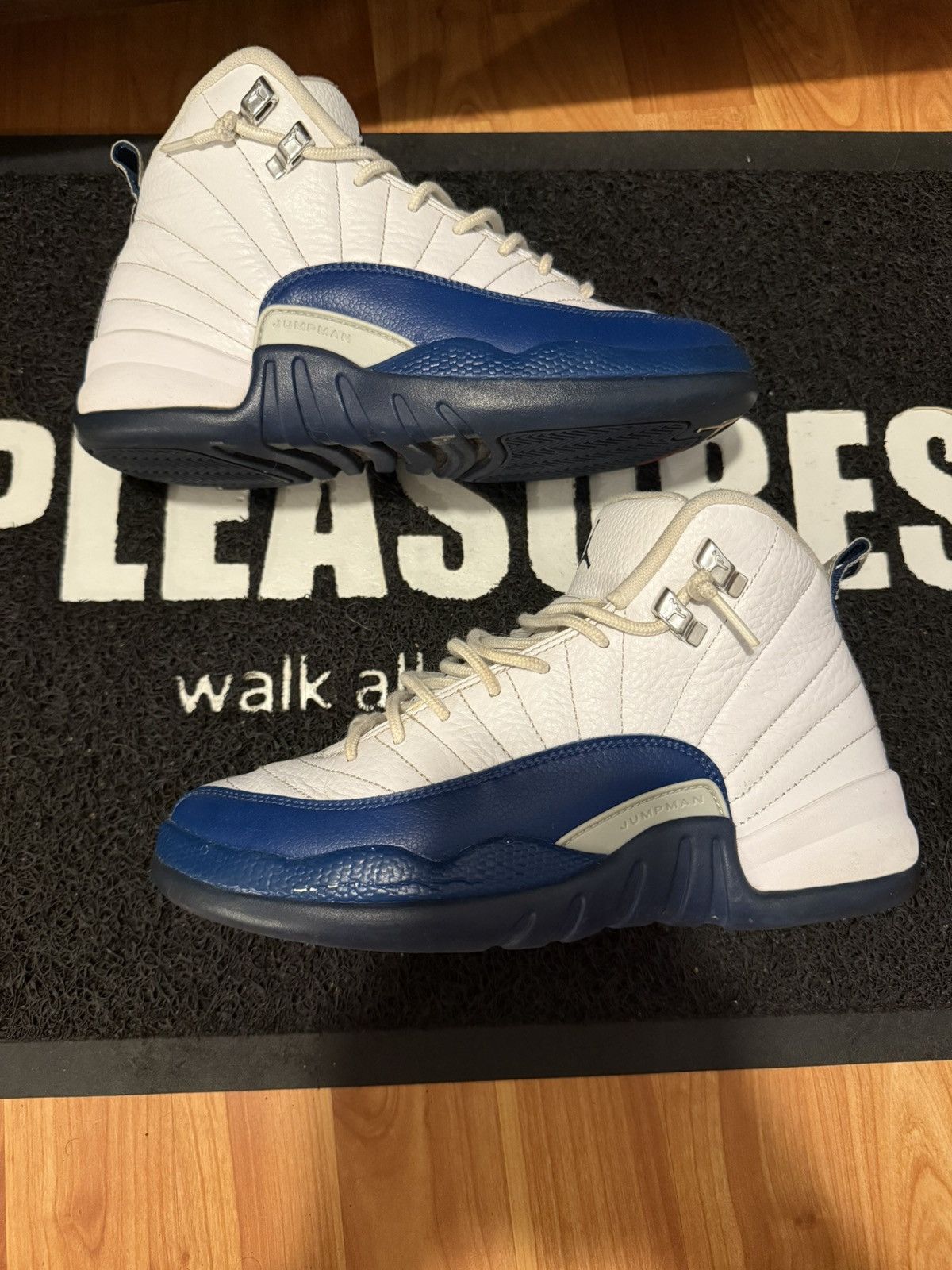 Jordan Brand Jordan Retro 12 French Blue Size 7 Size US 7 / EU 40 - 2 Thumbnail