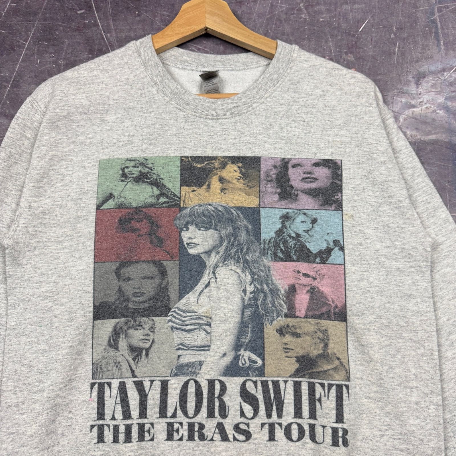 Band Tees × Gildan Taylor Swift The Eras Tour Grey Graphic Sweatshirt S 0168 Size S / US 4 / IT 40 - 3 Thumbnail