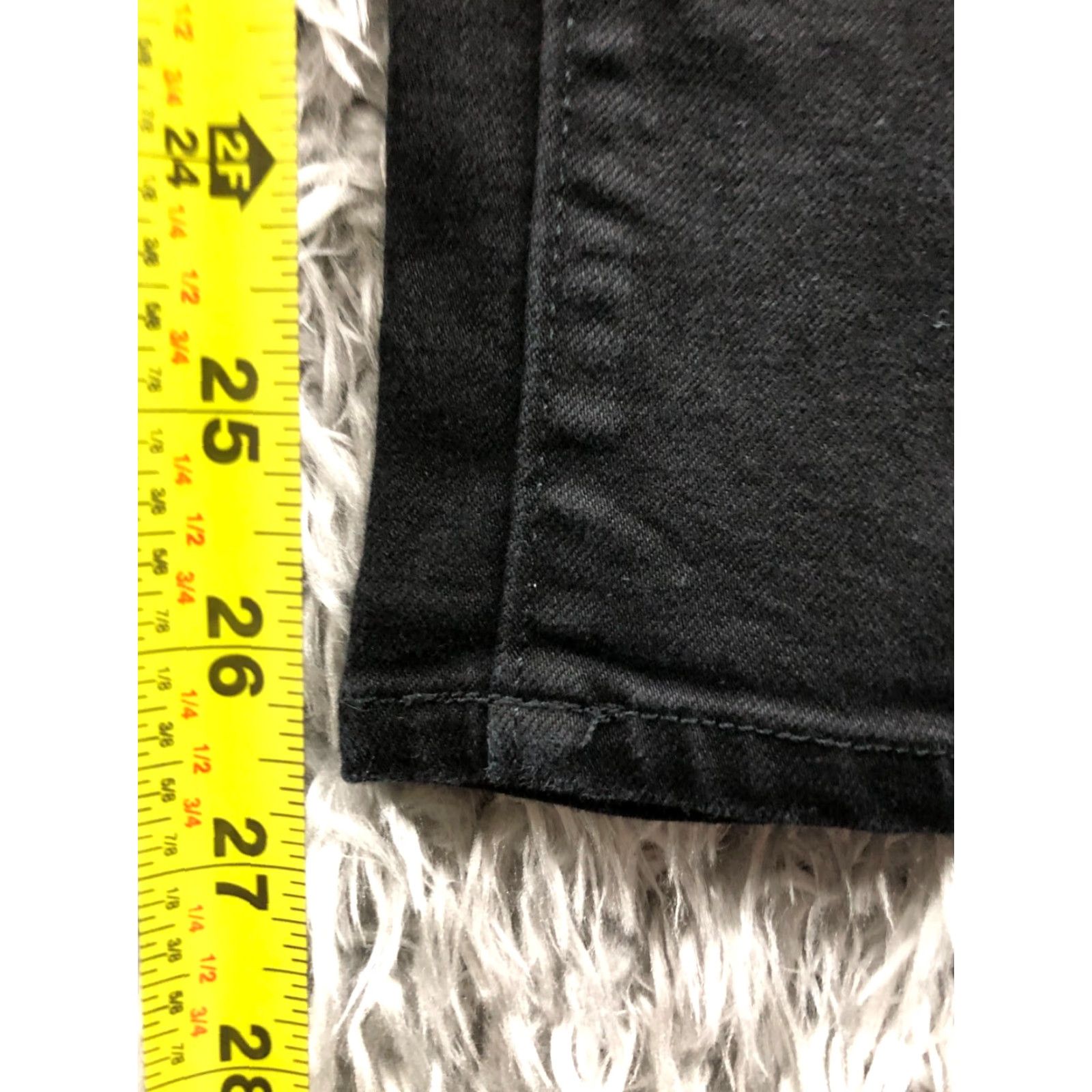 Vera Wang Vera Wang Simply Vera Wang Jeans Mid Rise Black Denim Skinny 27in Inseam 2 Womens Regular Fit 5-Pocket casual? Size 26" / US 2 / IT 38 - 3 Thumbnail